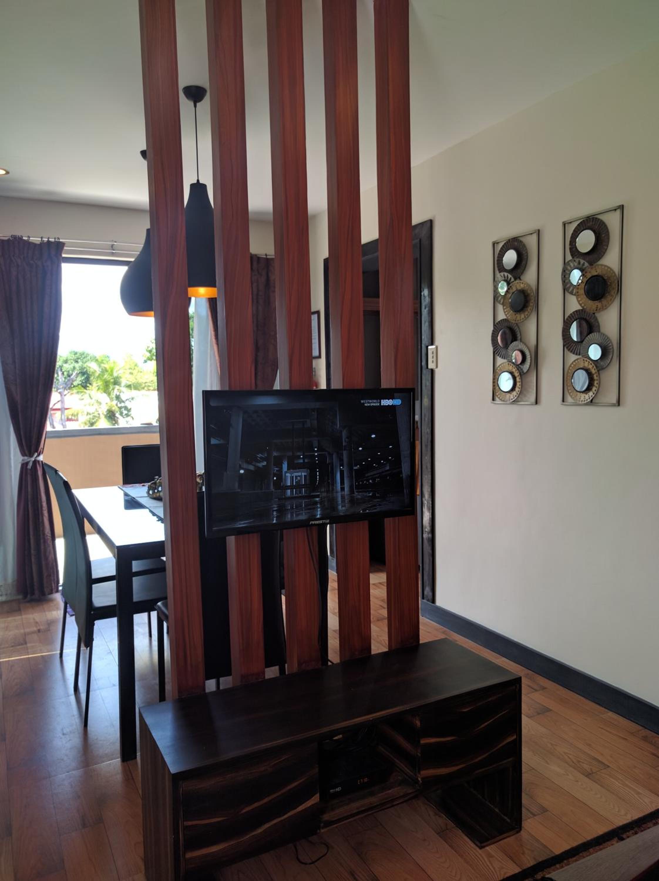 Apartment with Balcony - Photo 4