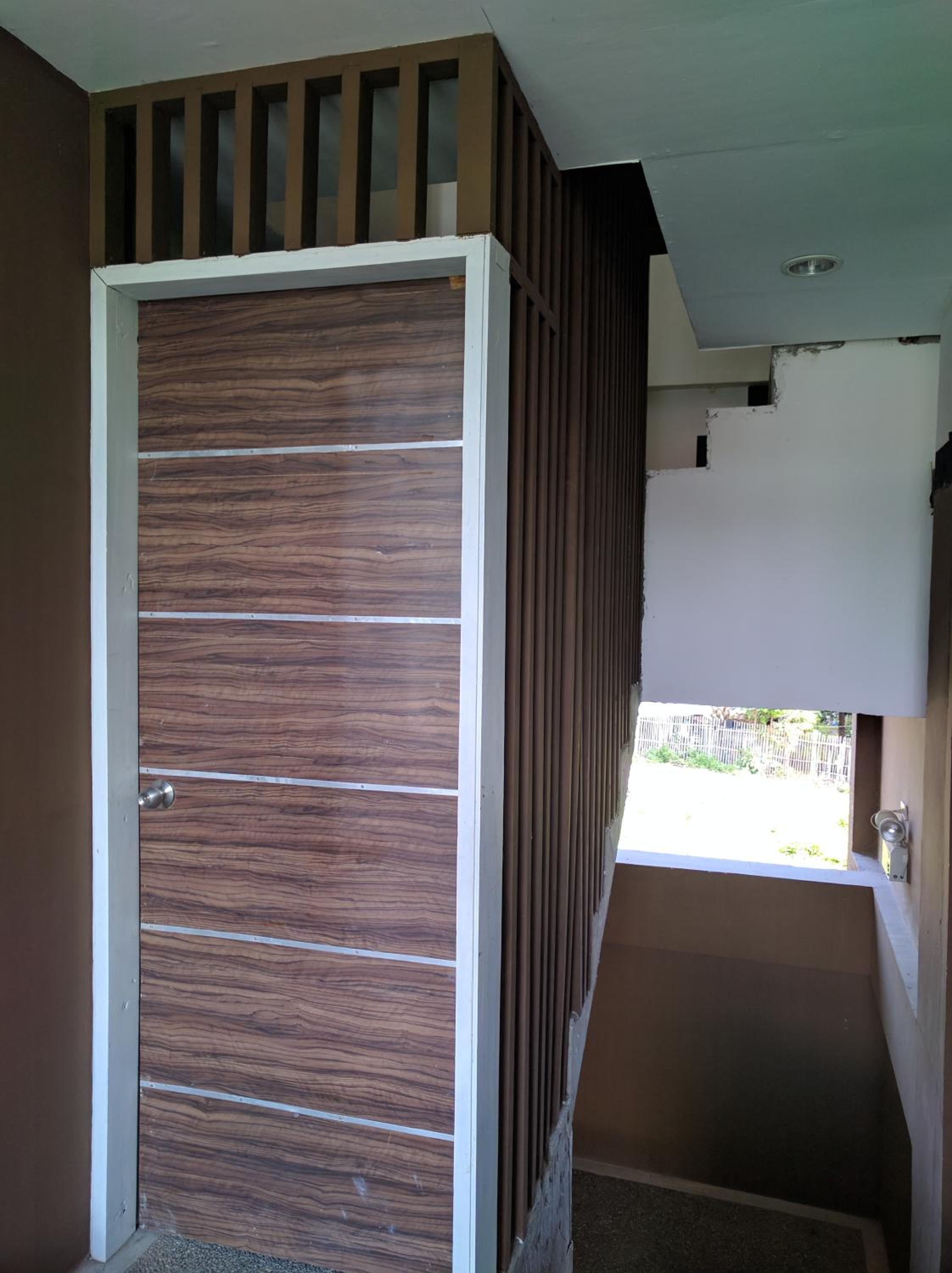Apartment with Balcony - Photo 2