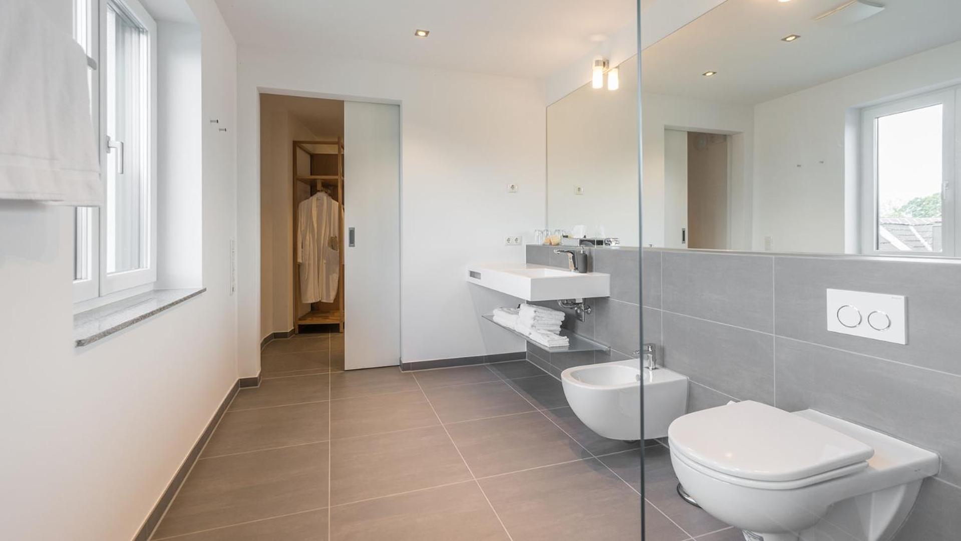 King Suite - Photo 6