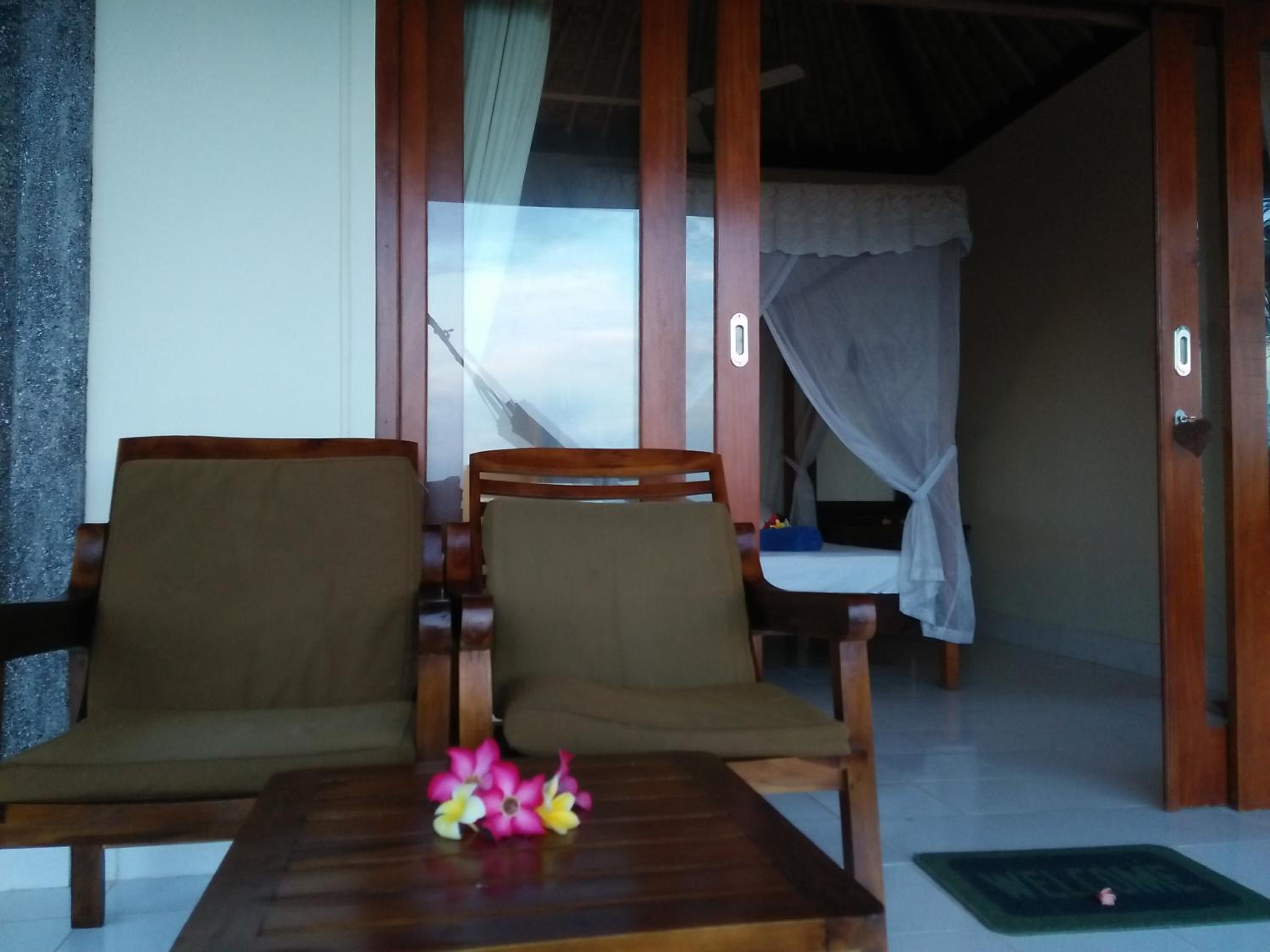 Deluxe Twin Room with Sea View photo 3