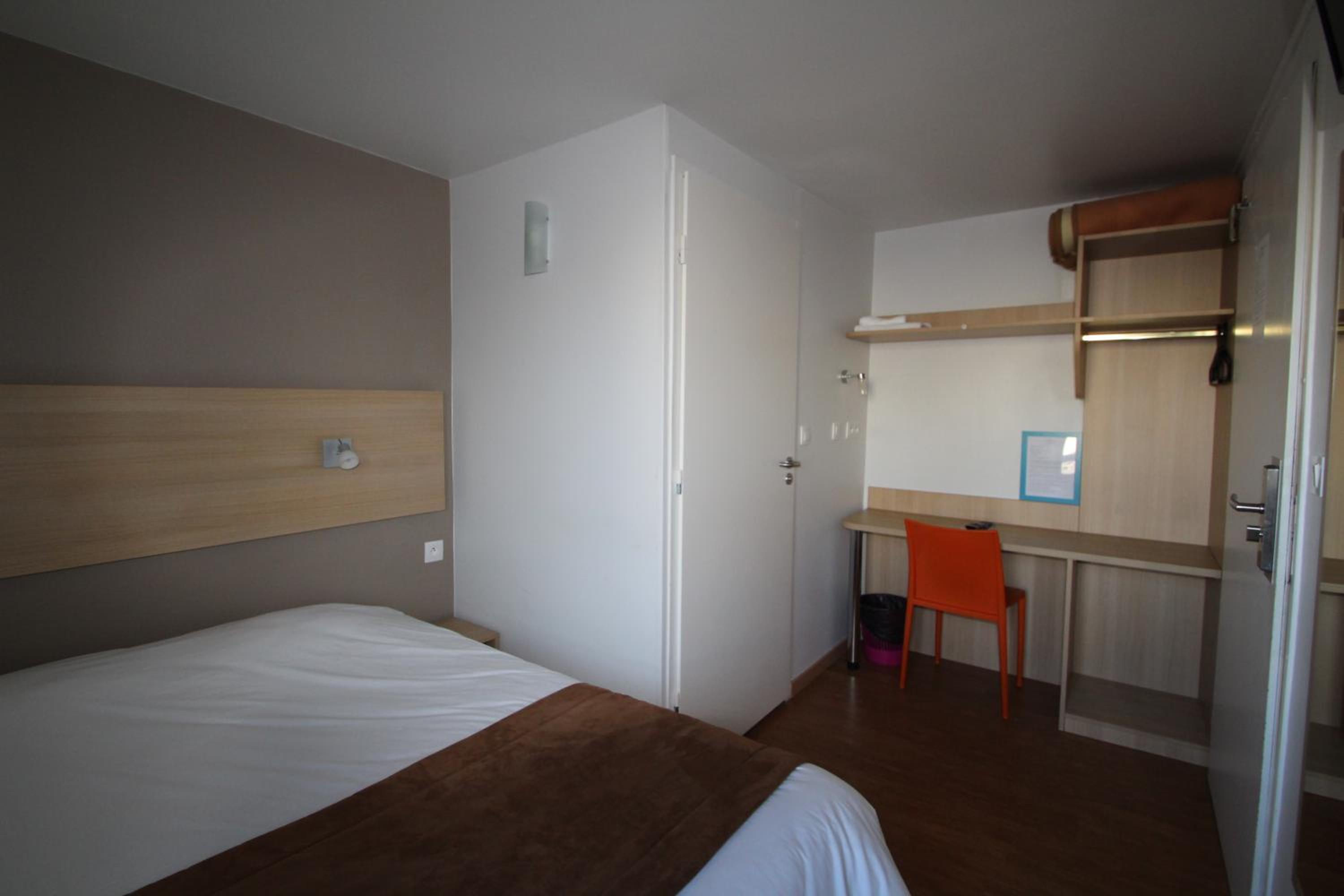 Double Room - Photo 3