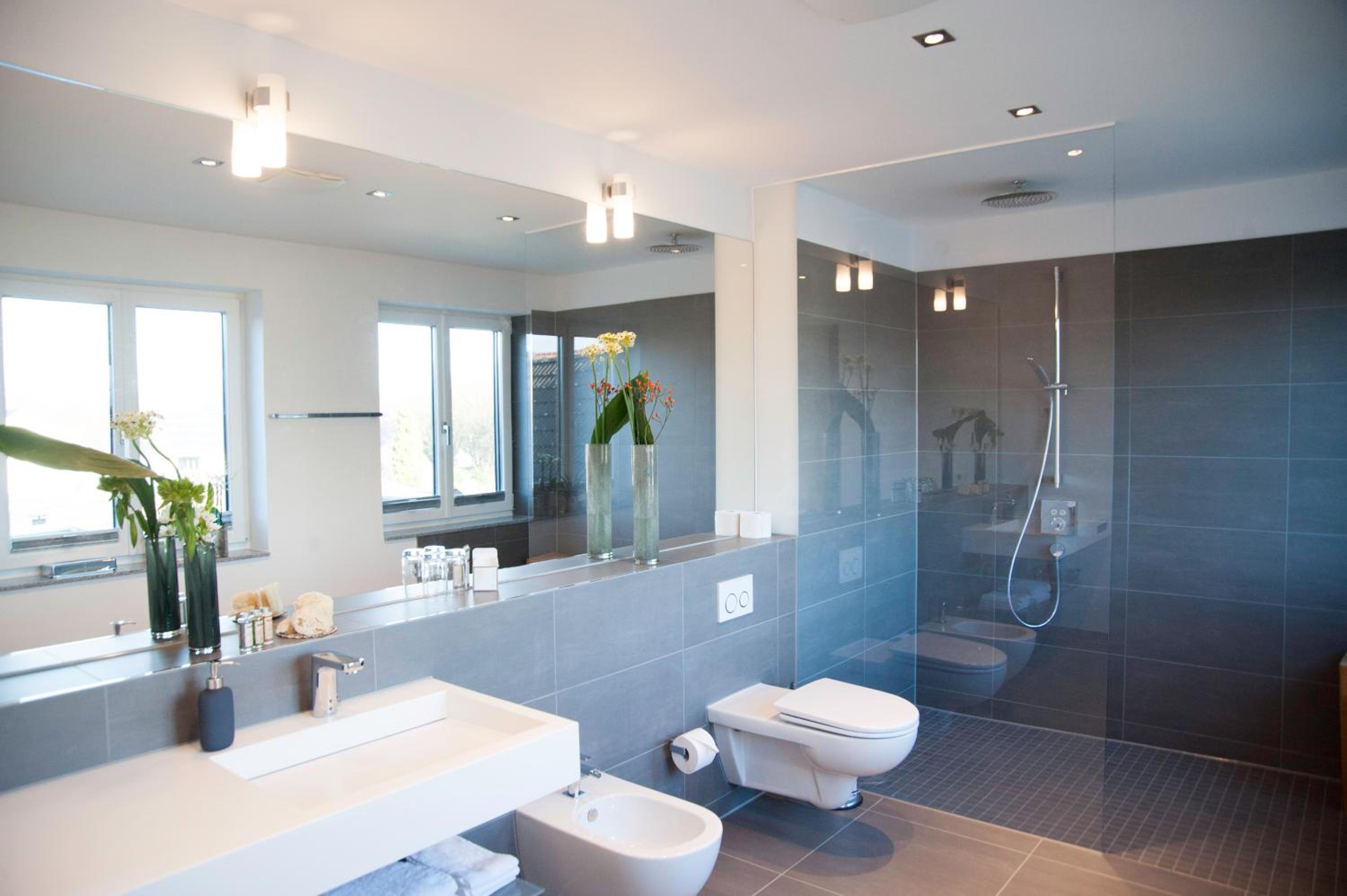 King Suite - Photo 3