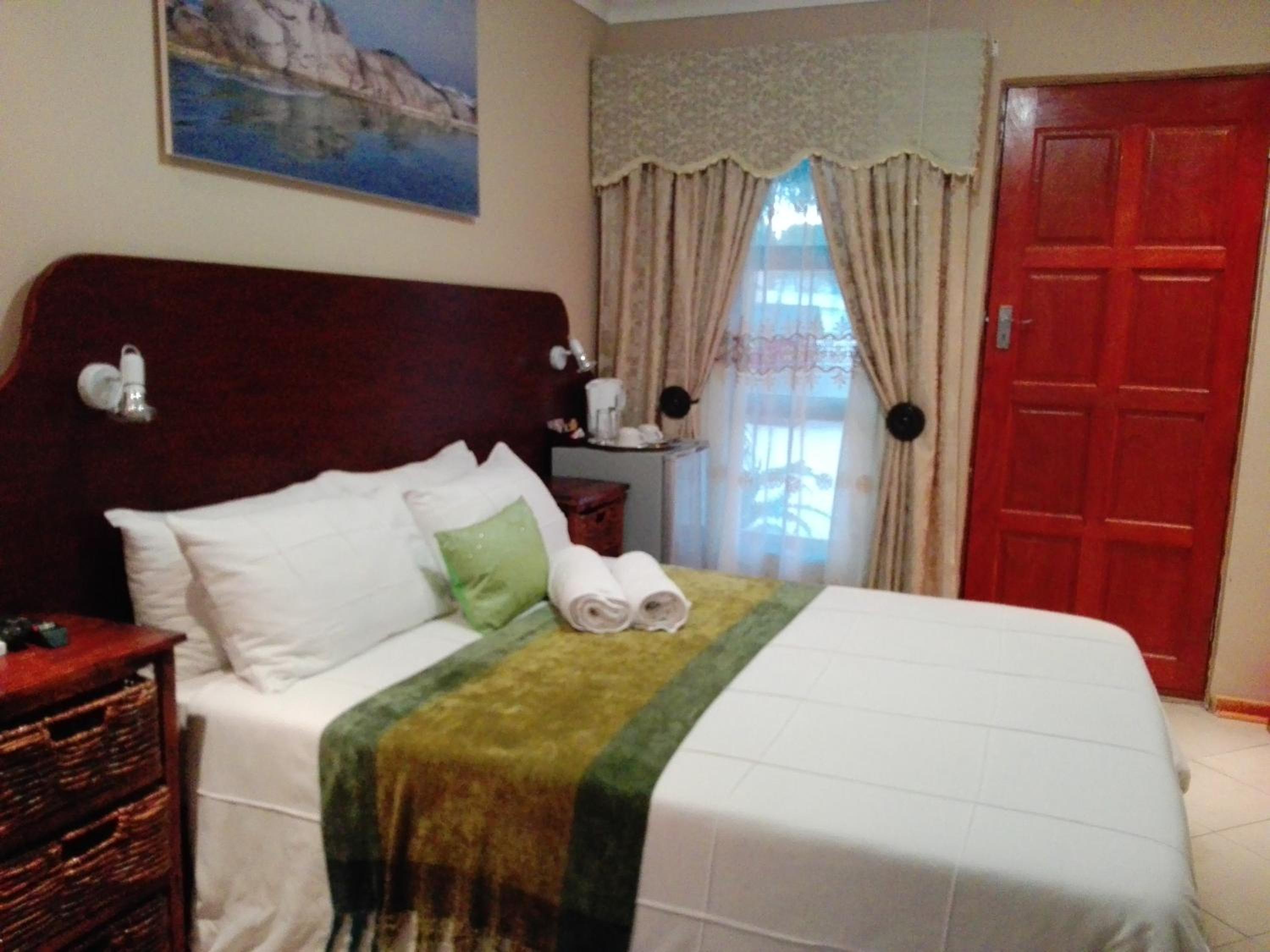 Standard Double Room photo 2