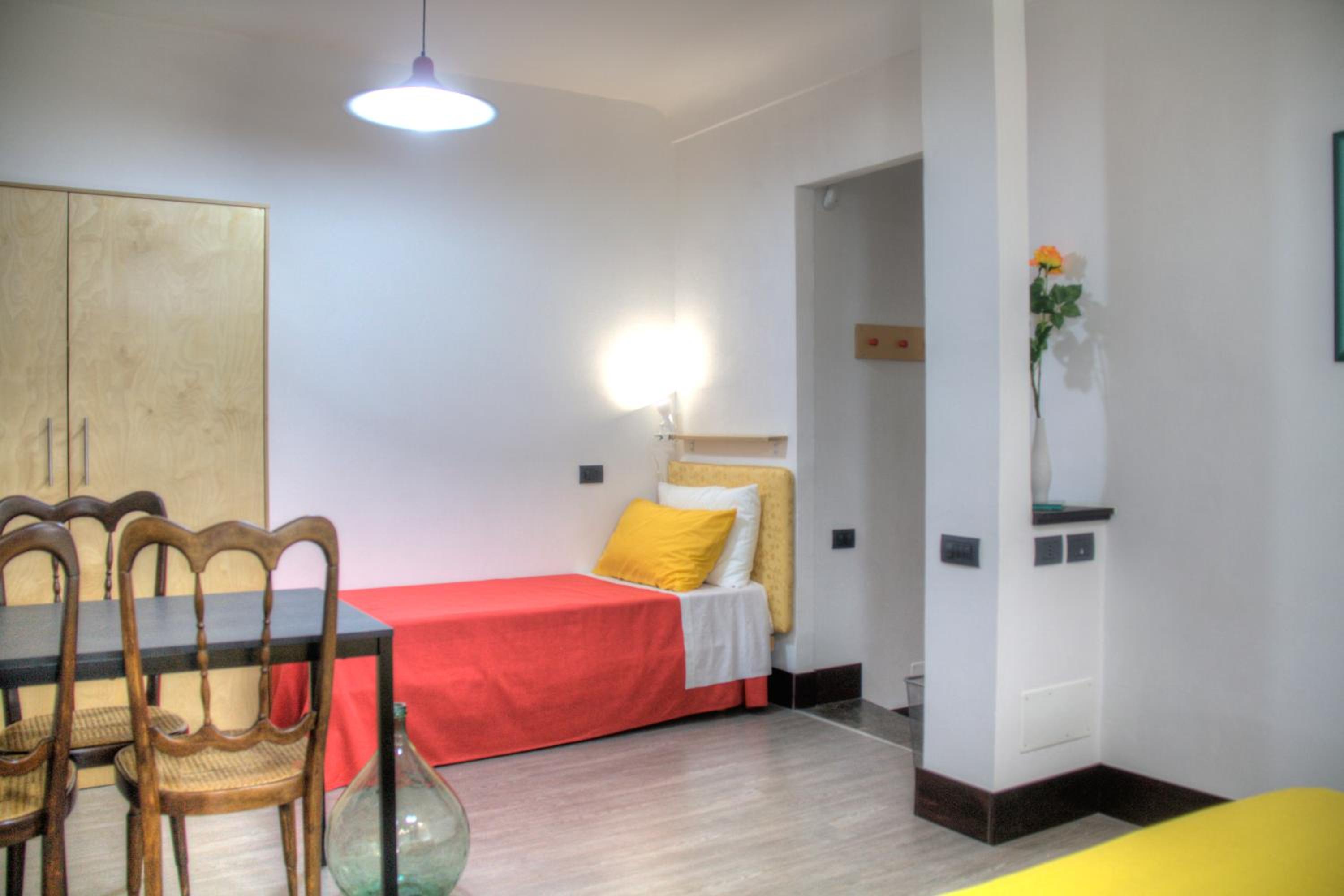 Triple Room with Private Bathroom - Photo 2