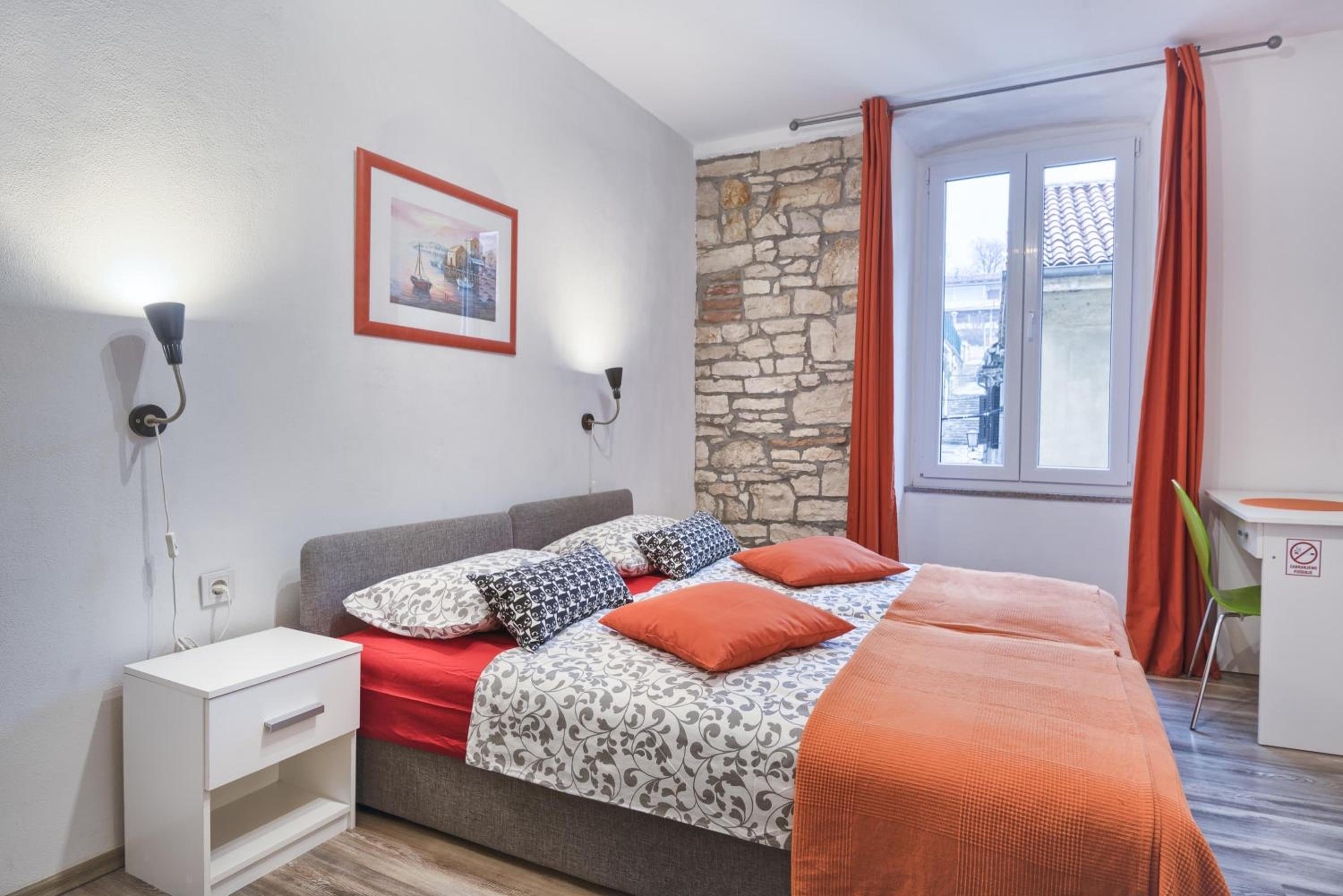 Double or Twin Room with City View photo 1