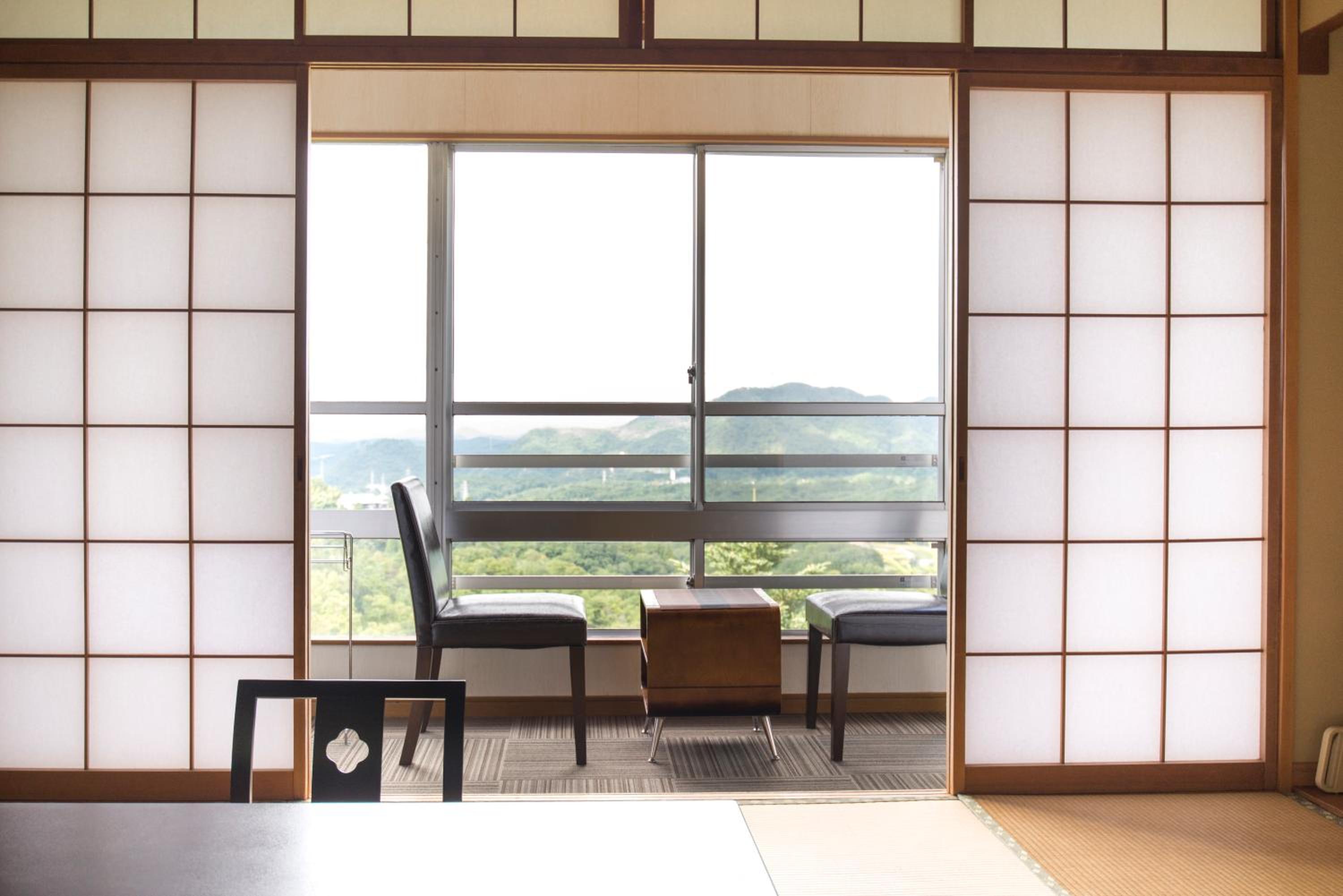 Japanese Style Room 18sqm with Mountain View - Non Smoking thumbnail 6
