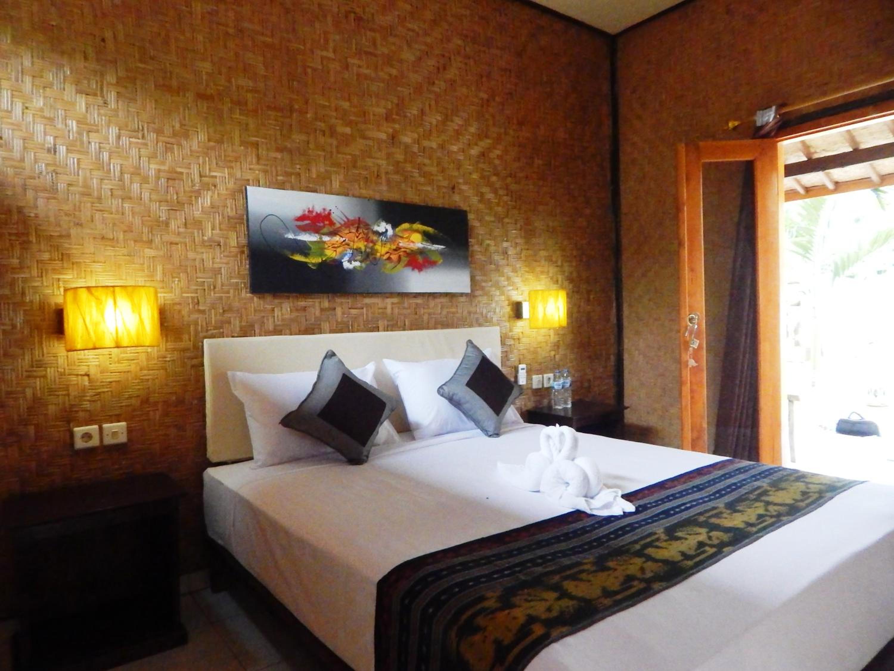 Deluxe Double or Twin room with AC photo 3