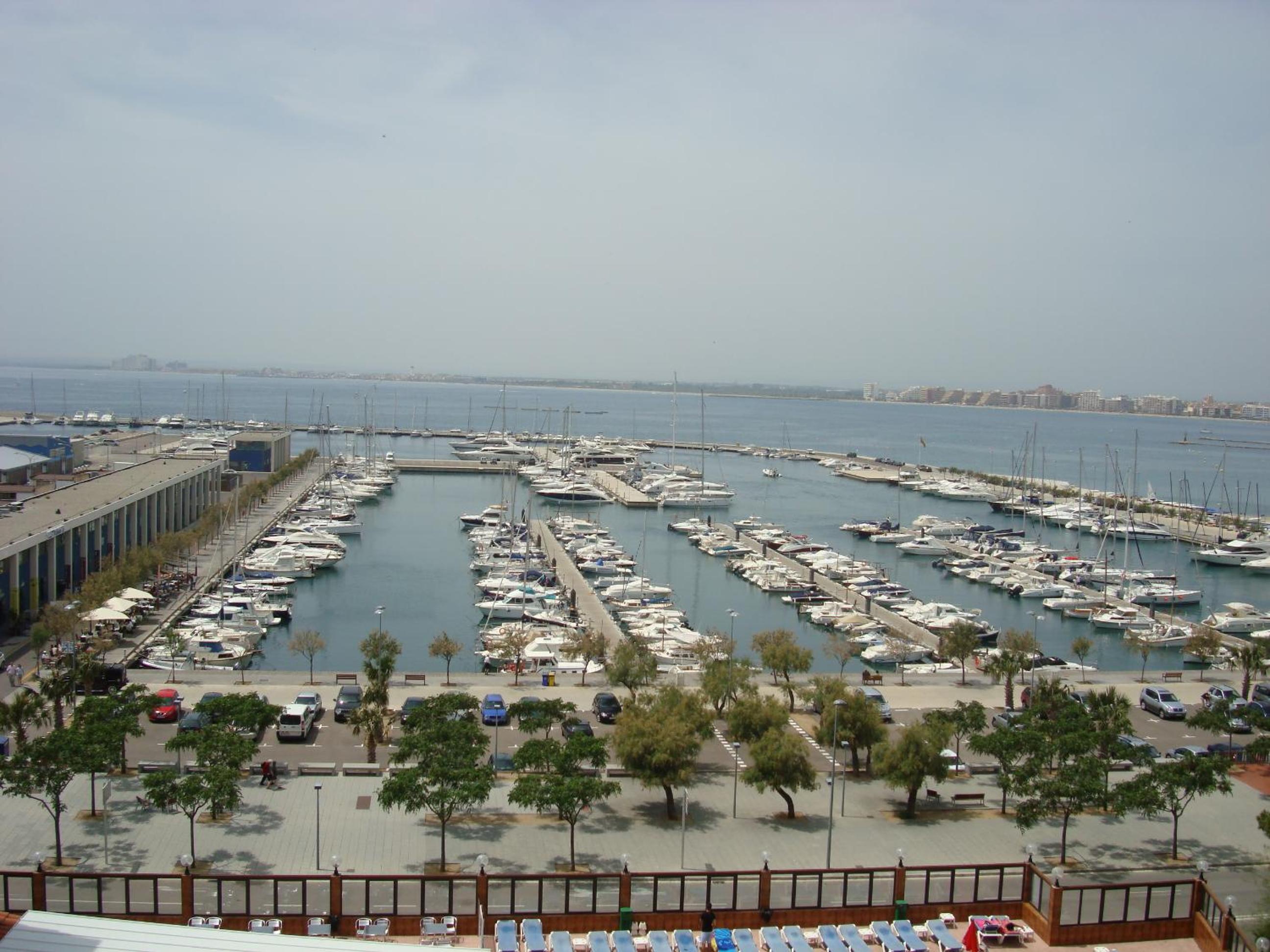 Double or Twin Room with Sea View (2 Adults + 1 Child) photo 3