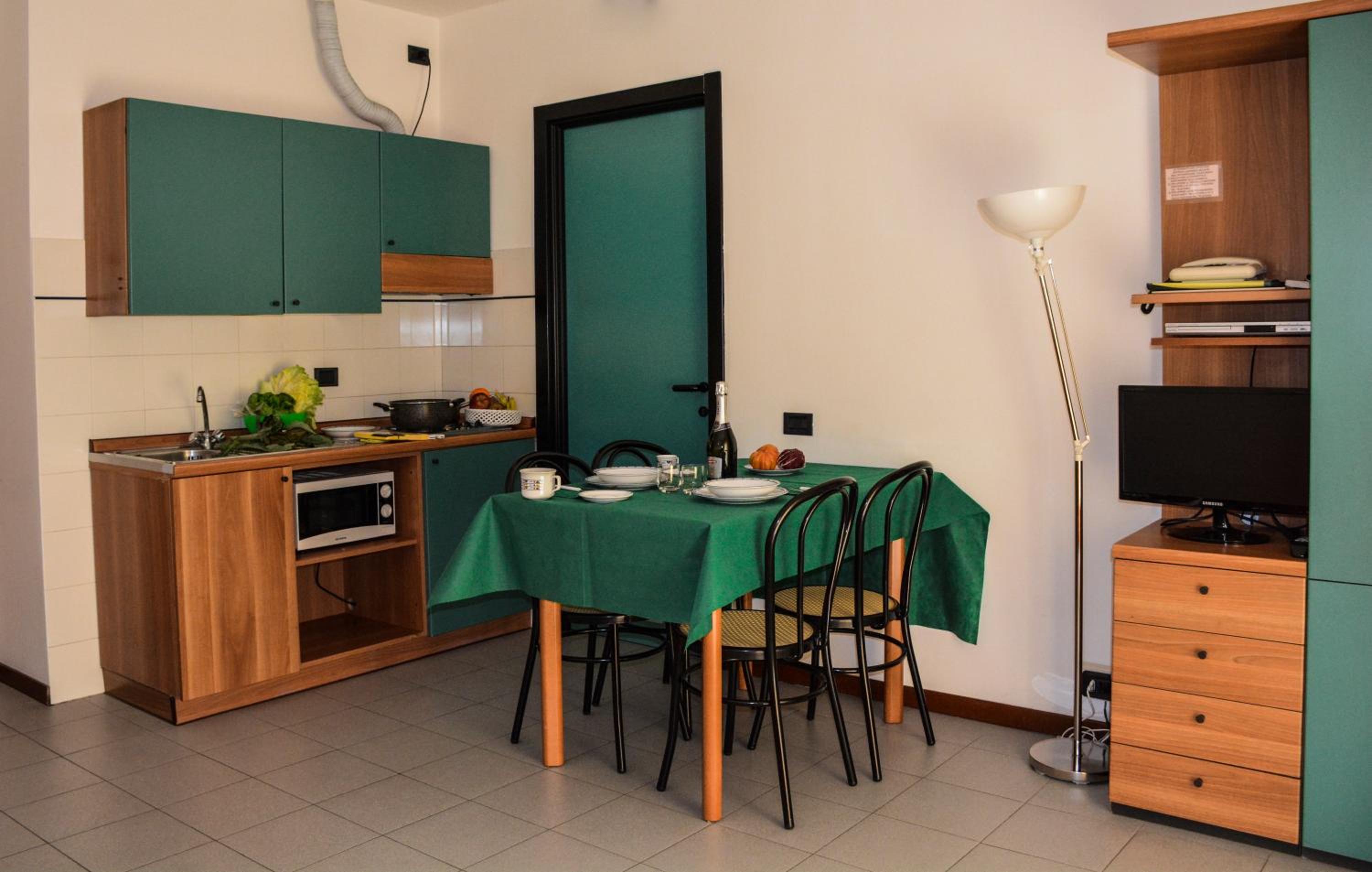 One-Bedroom Apartment photo 2