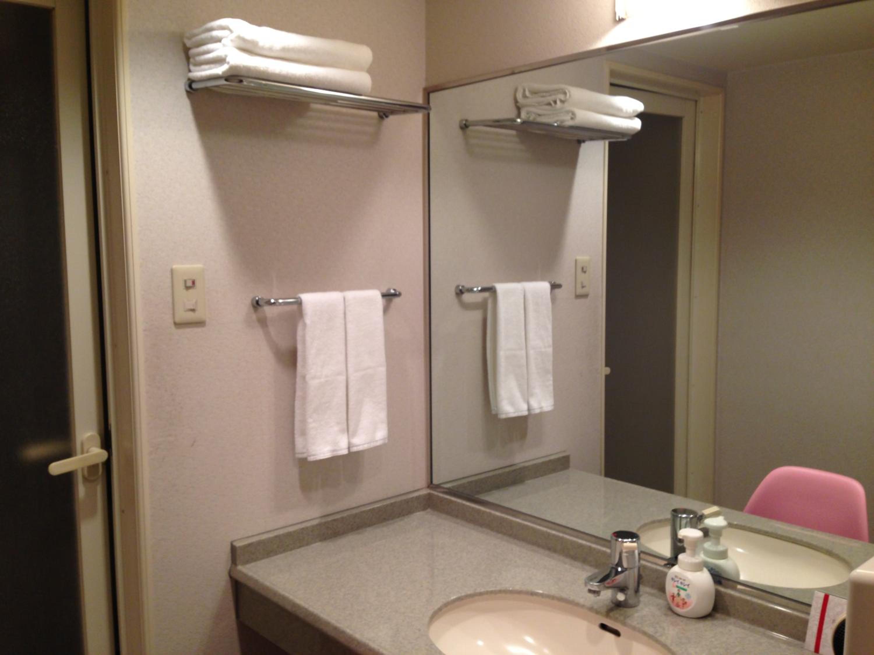 Deluxe Twin Room - Smoking photo 3