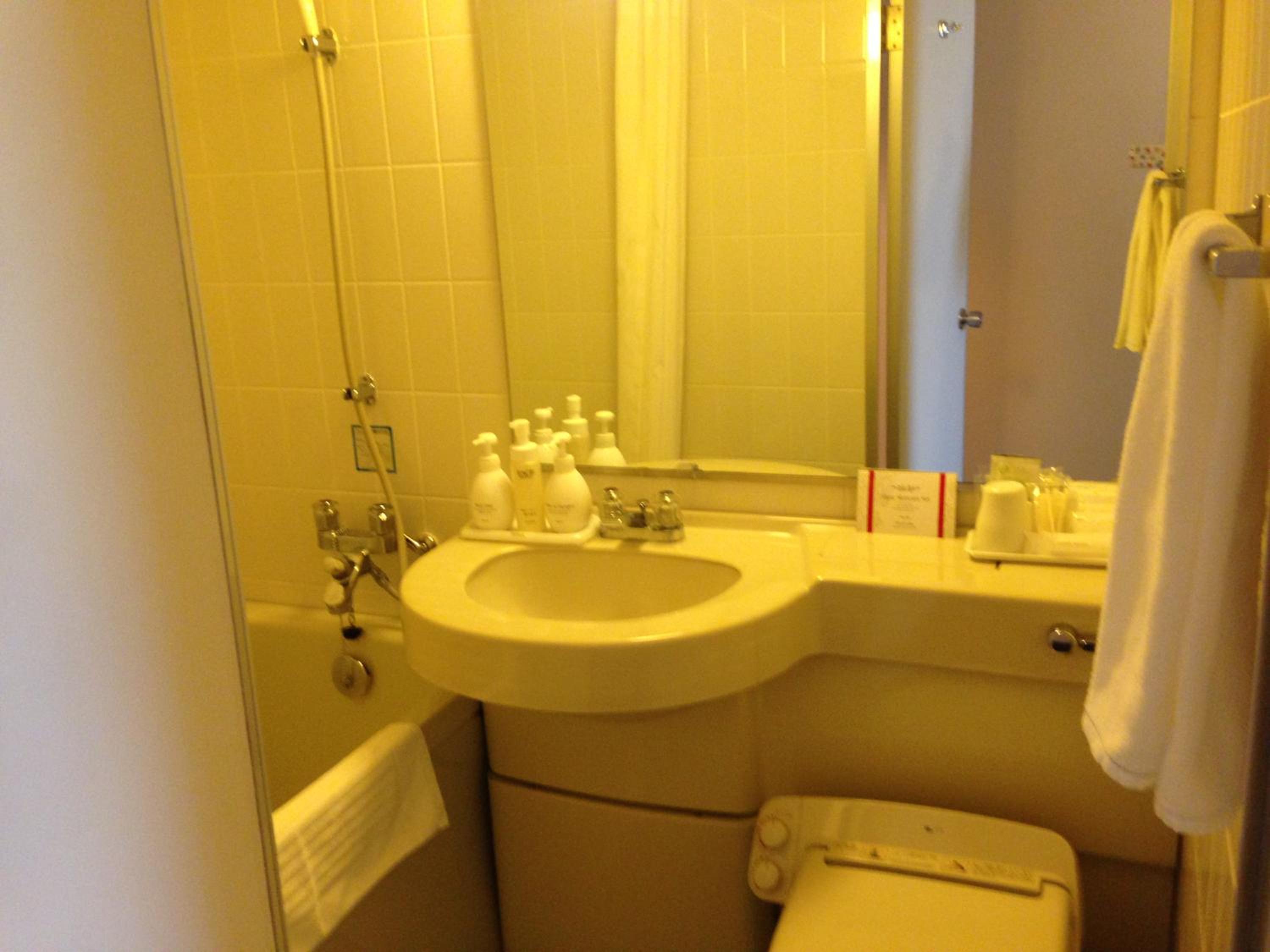 Double Room with Small Double Bed - Smoking photo 2