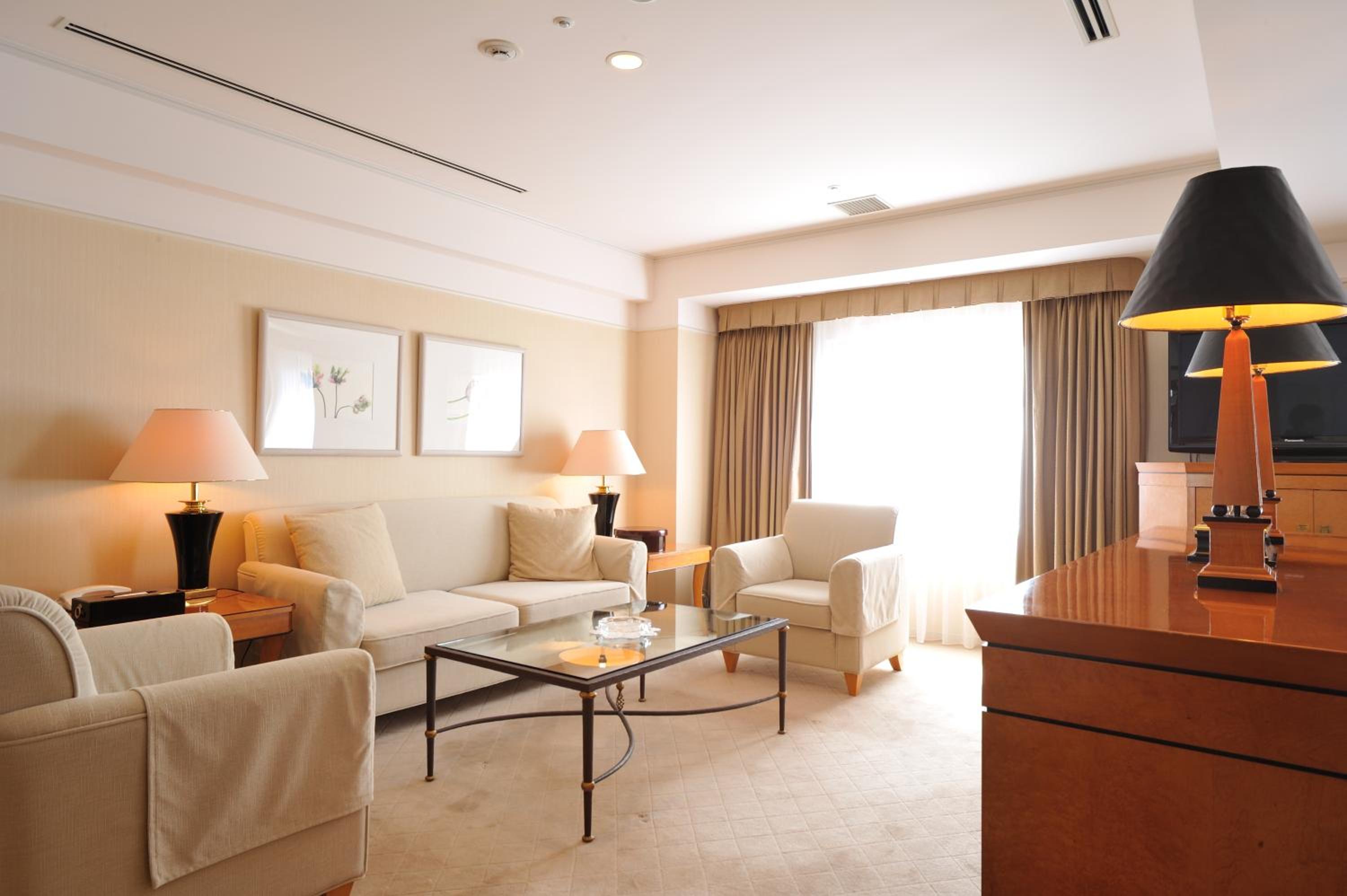 Family Room - Airport View - Non-Smoking - Photo 6