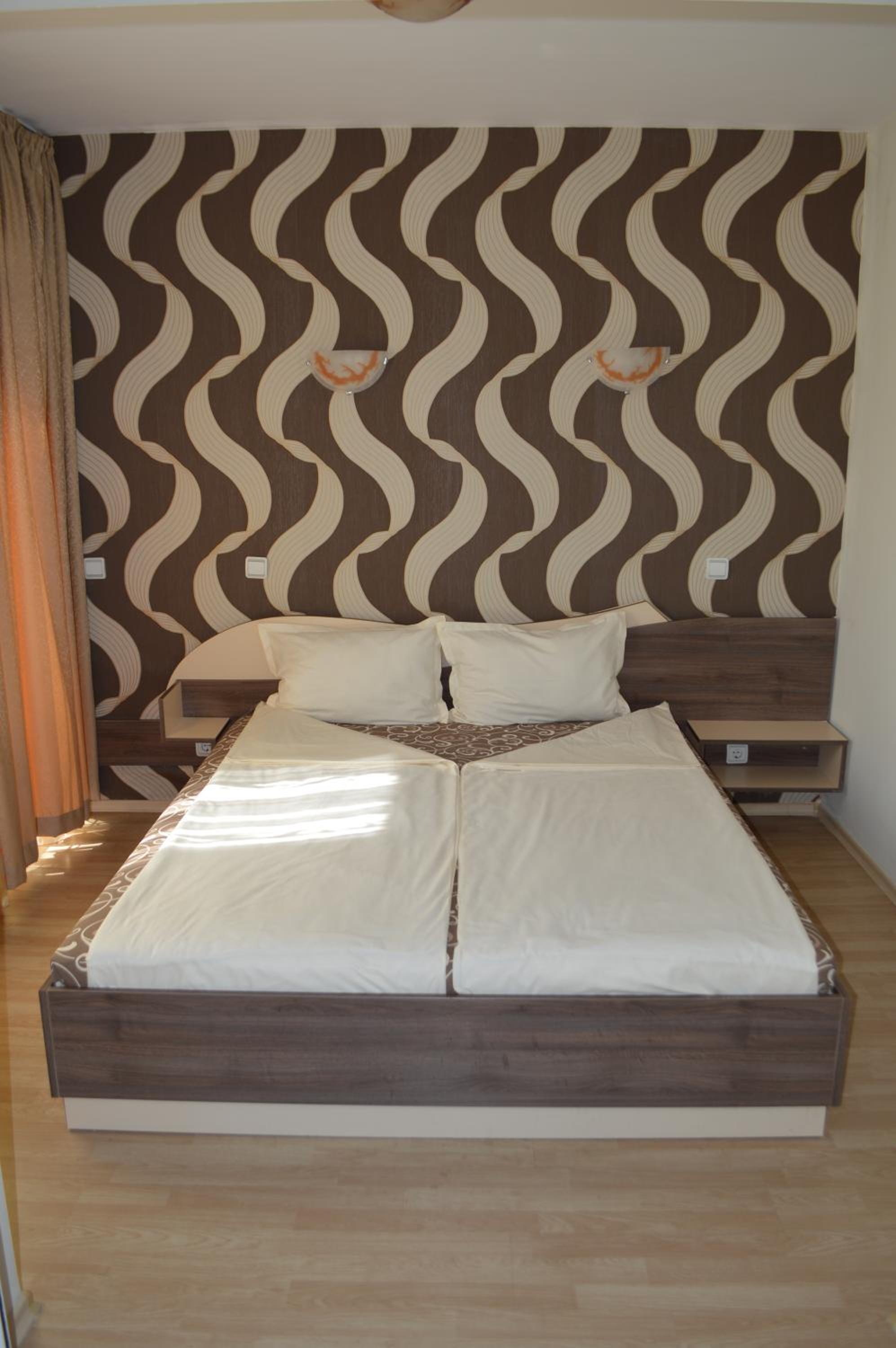 One-Bedroom Suite with Balcony photo 1