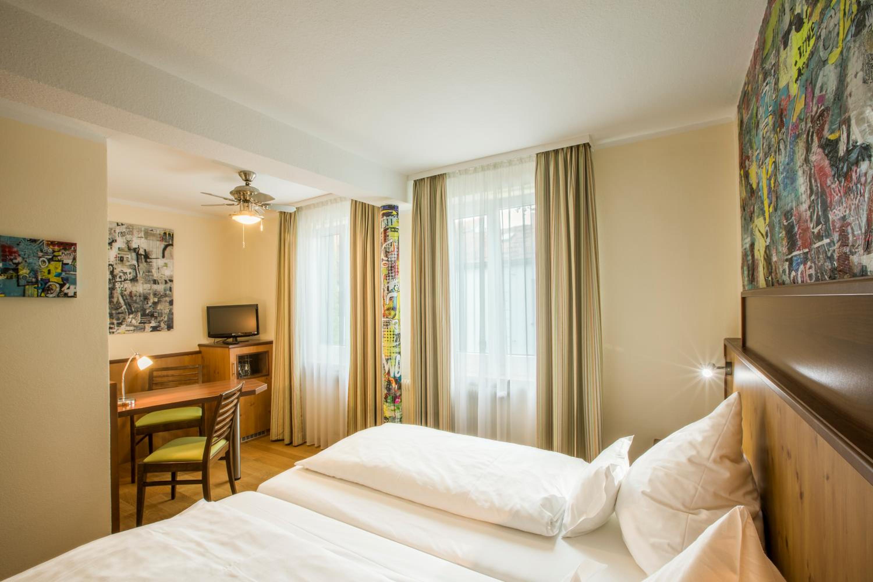 Double Room - Photo 16