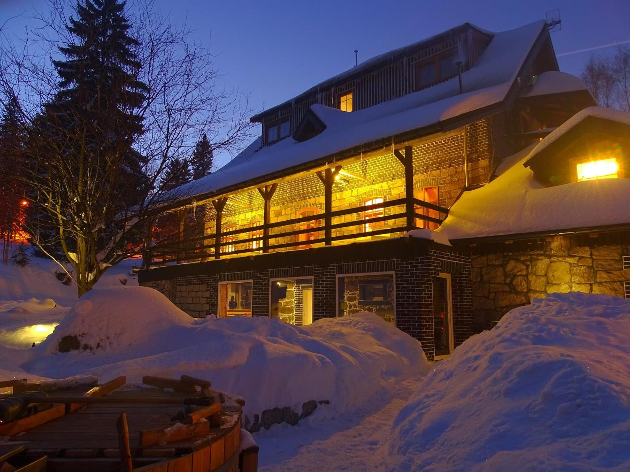 Two-Bedroom House - Photo 2