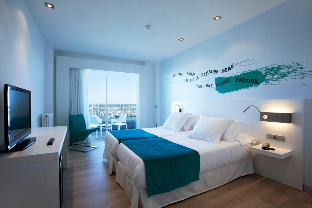 Twin Room with Sea View