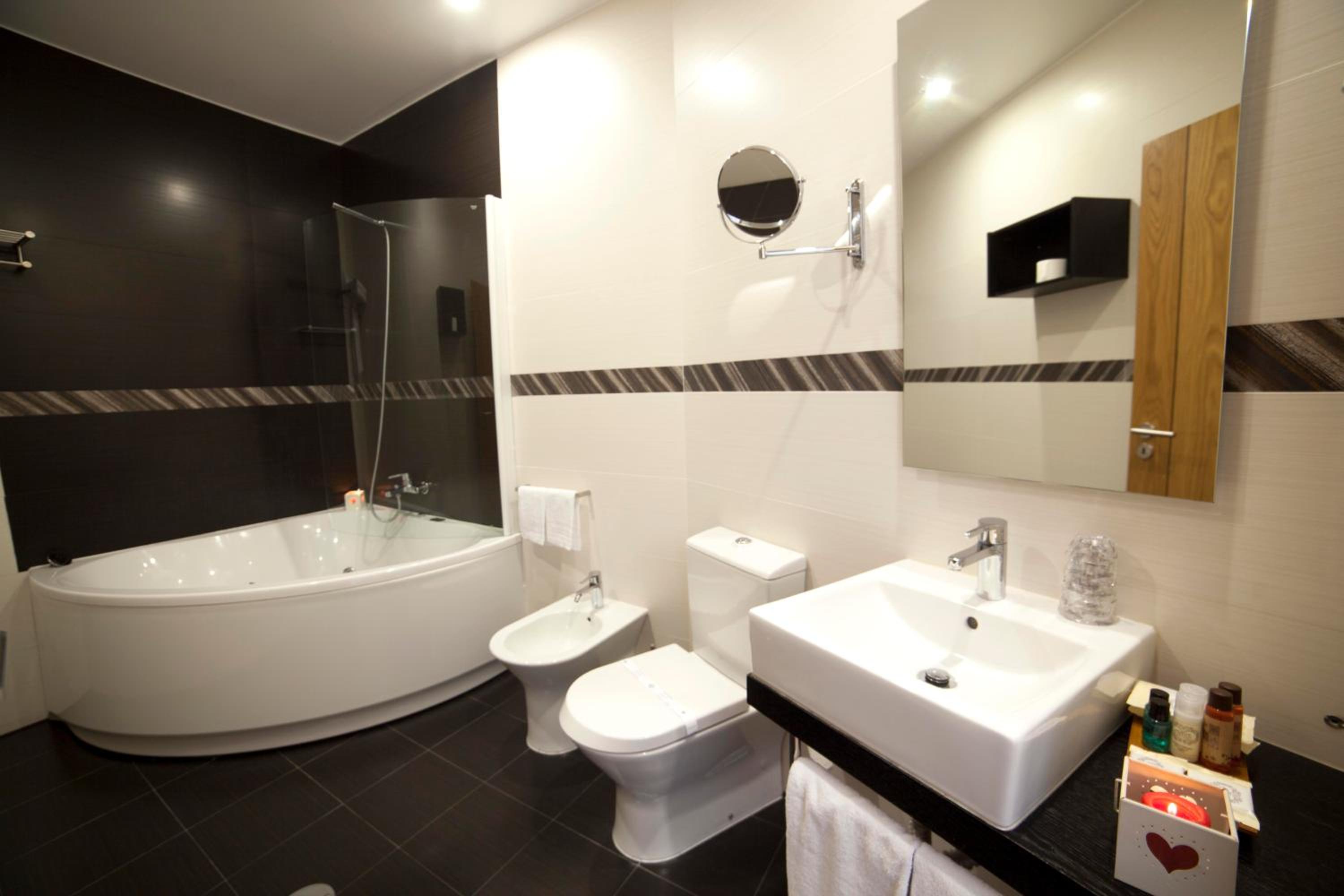 Suite with Spa Access