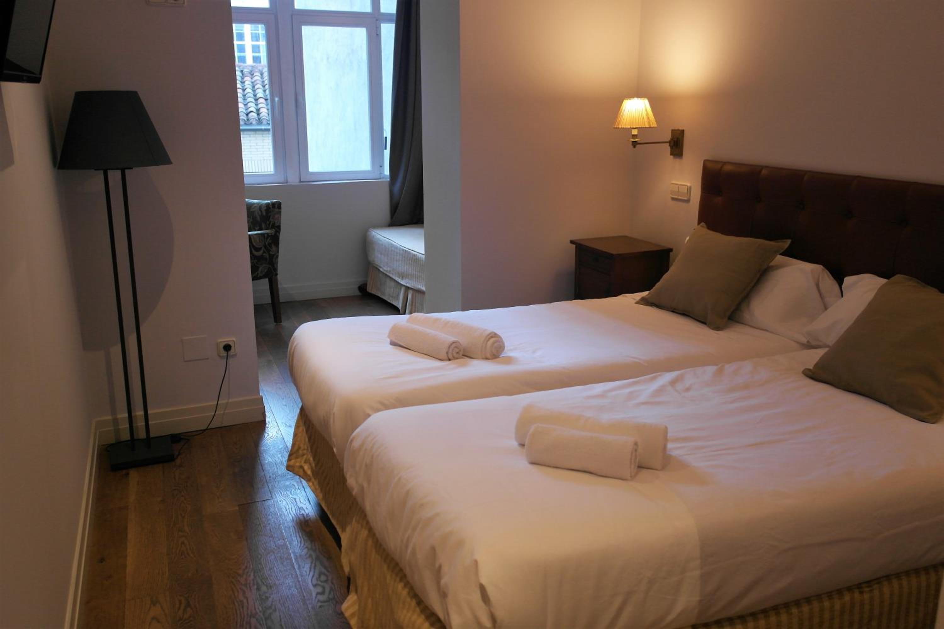 Double or Twin Room - Photo 30