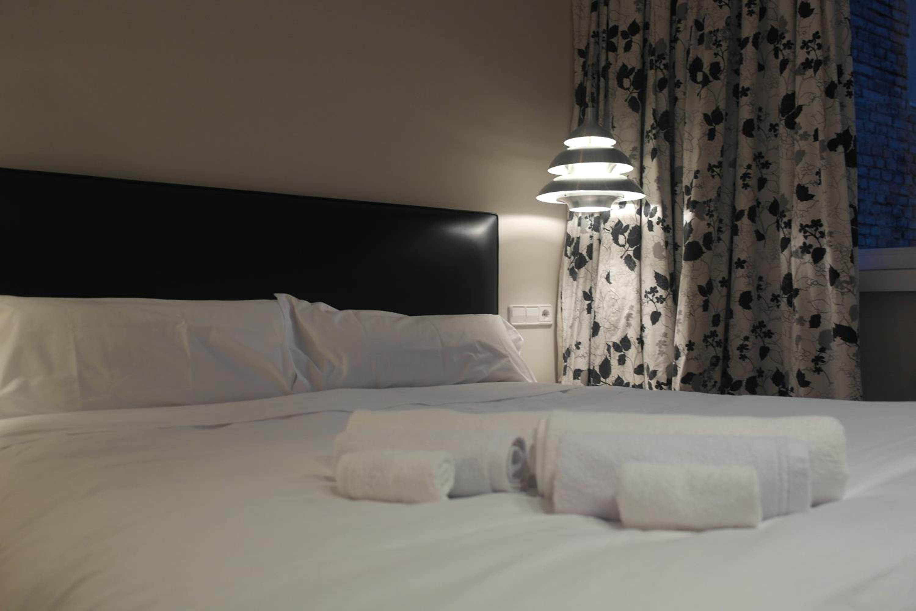 Double or Twin Room - Photo 36
