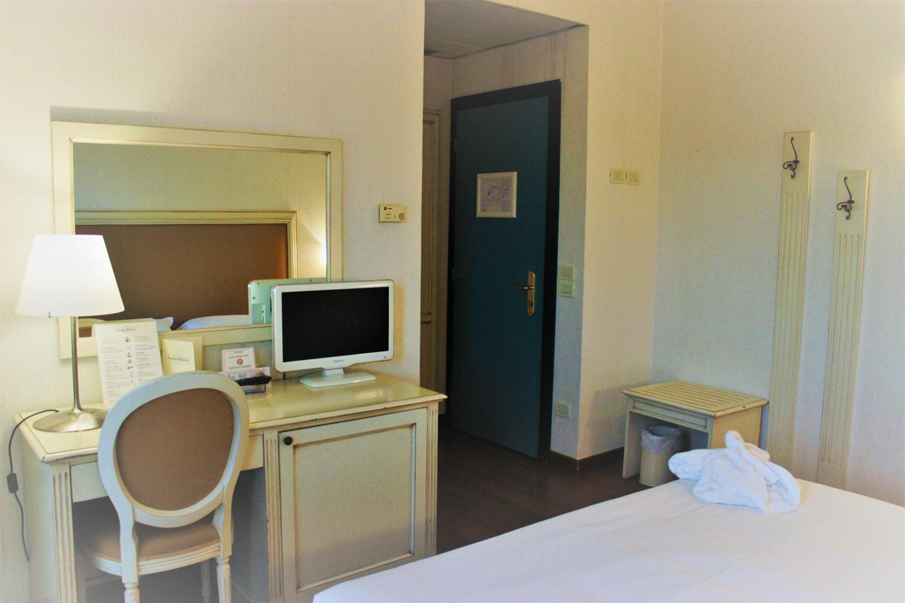 Double or Twin Room - Photo 11