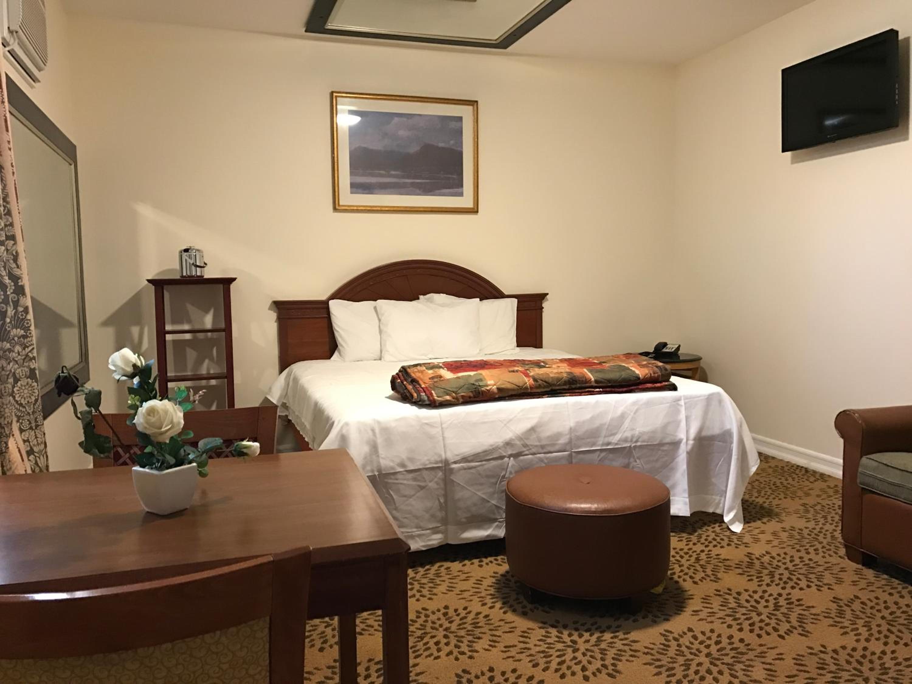 Deluxe Queen Room - Photo 4