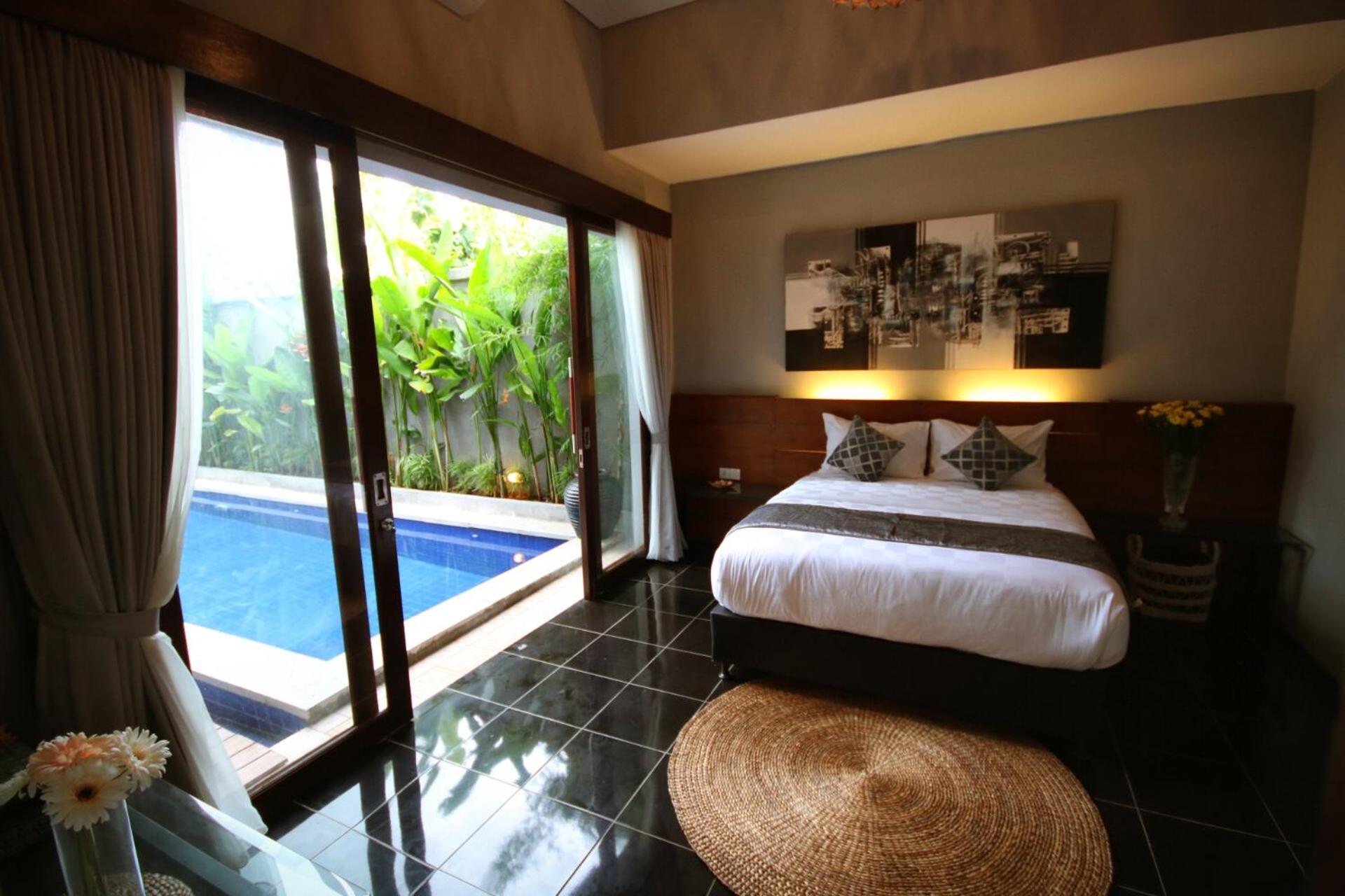 Three-Bedroom Villa - Photo 38