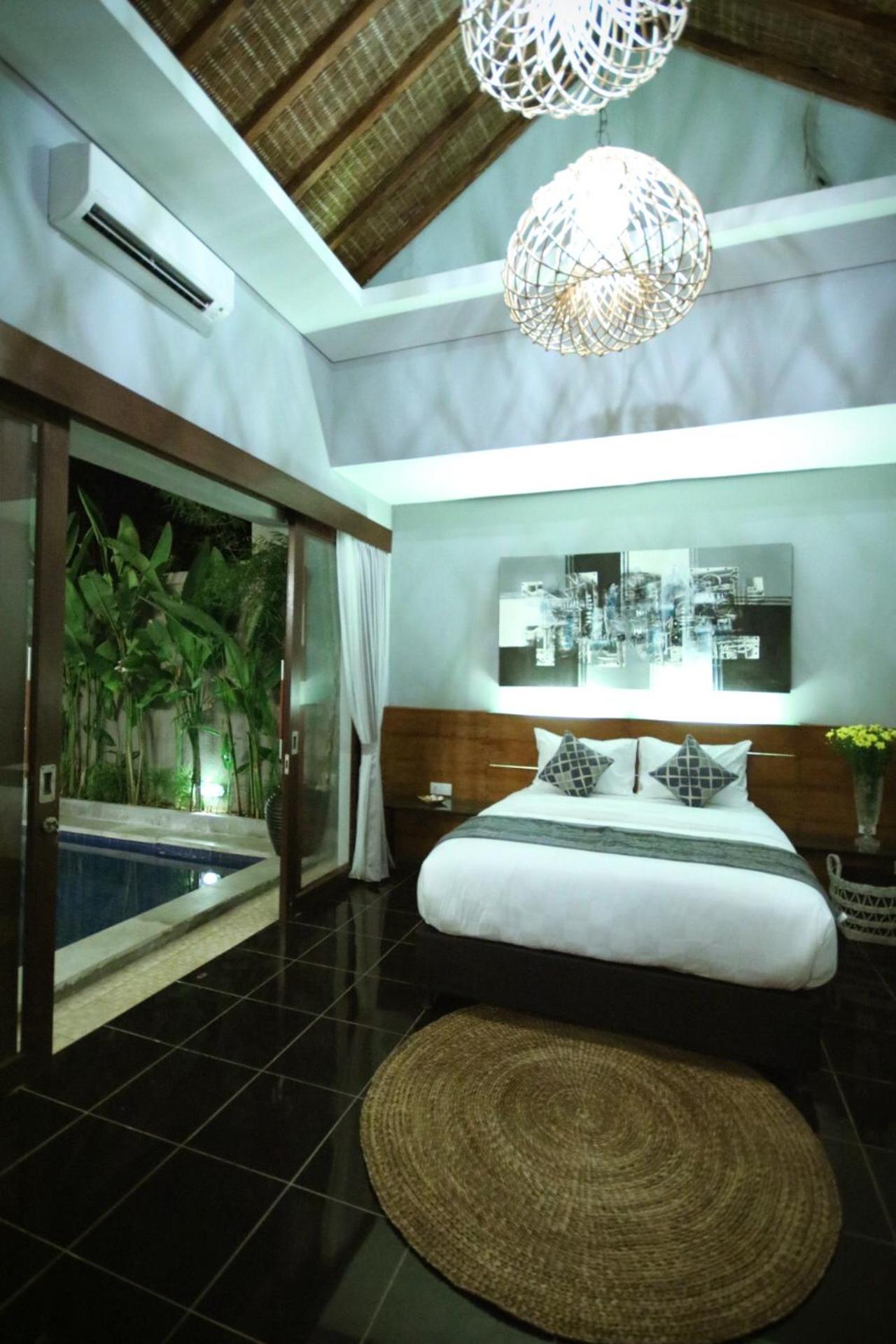 Three-Bedroom Villa - Photo 37