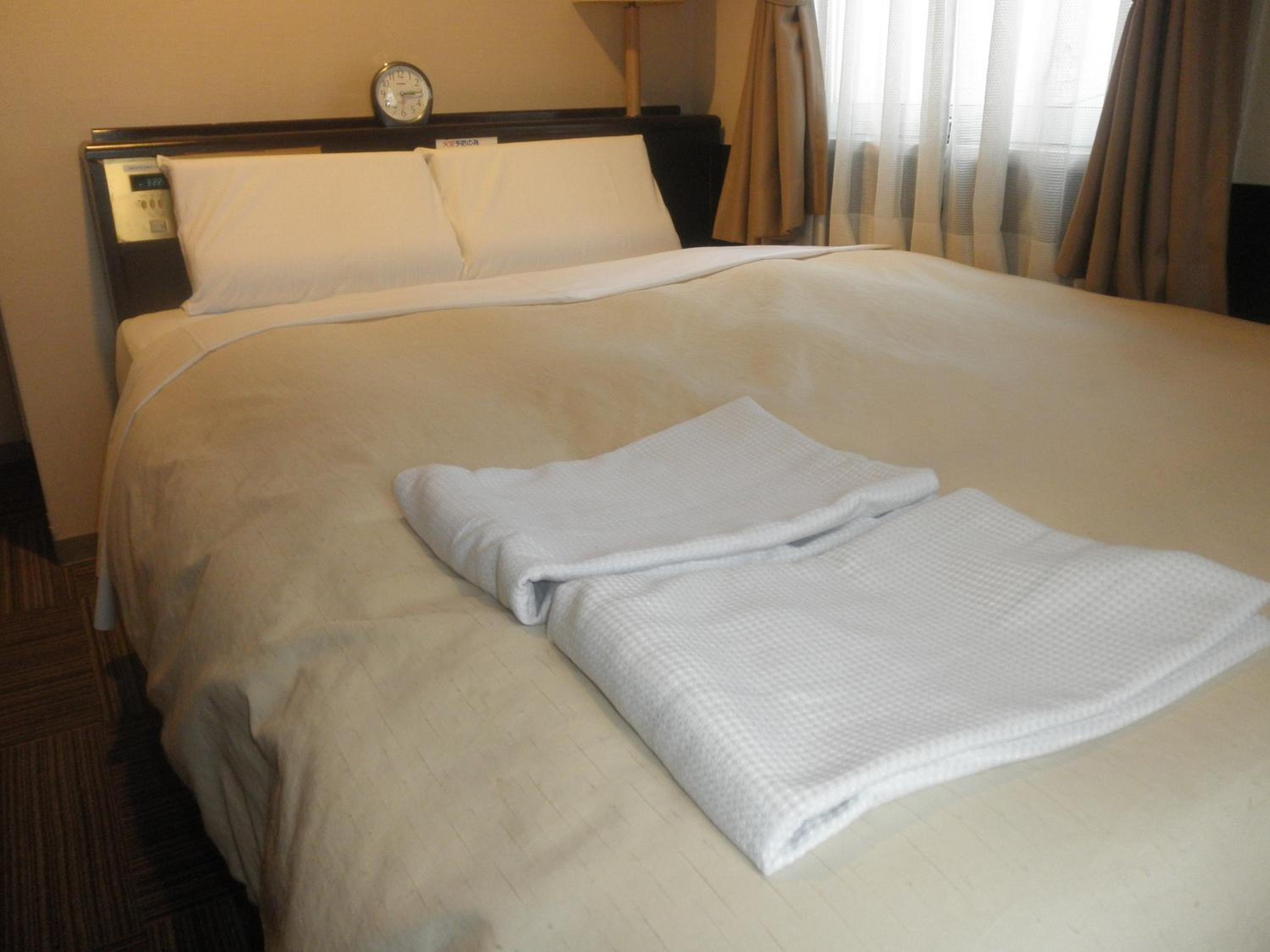 Double Room - Non-Smoking  - Photo 7