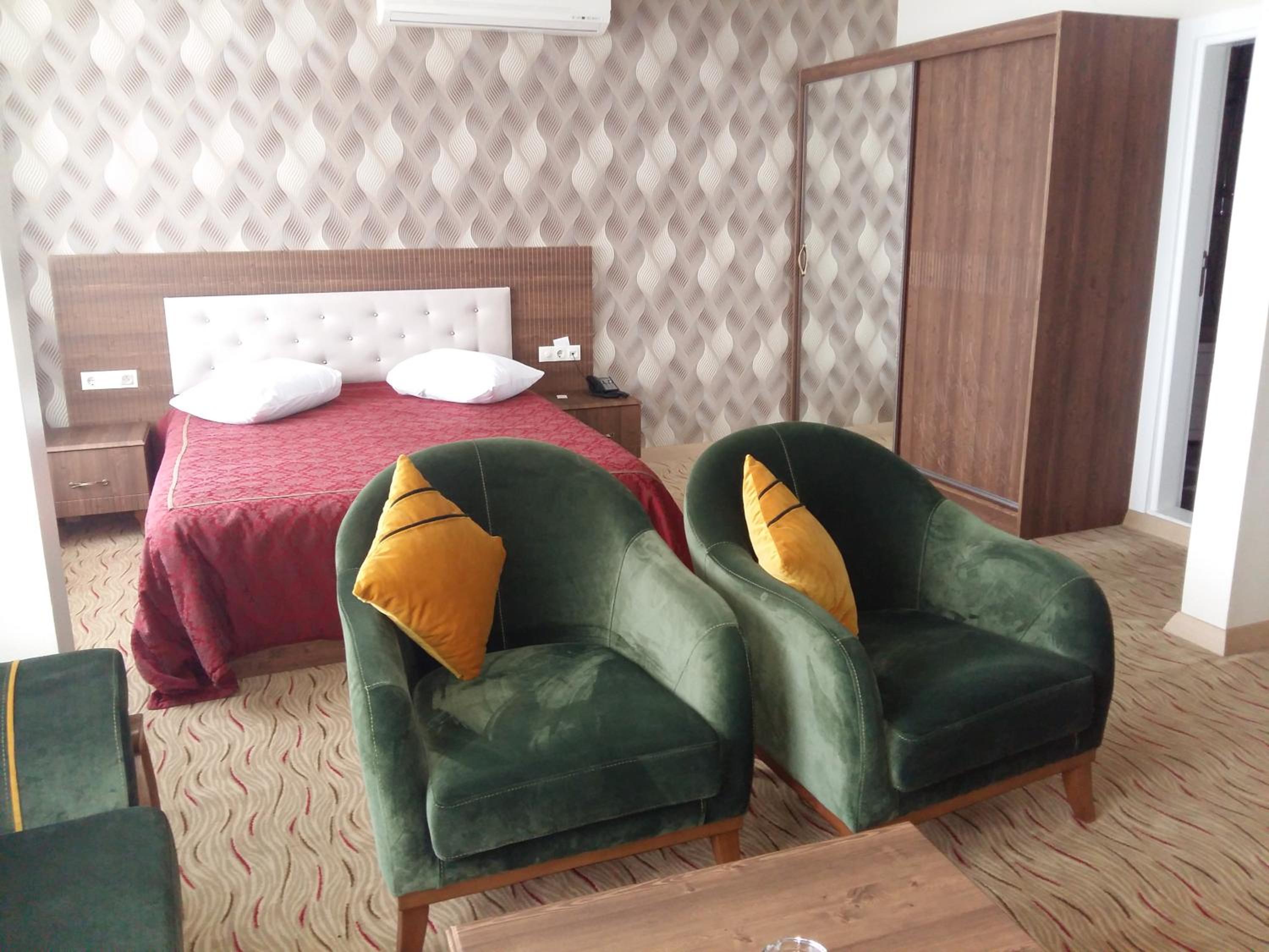 Junior Suite (2 Adults + 1 Child) - Photo 5