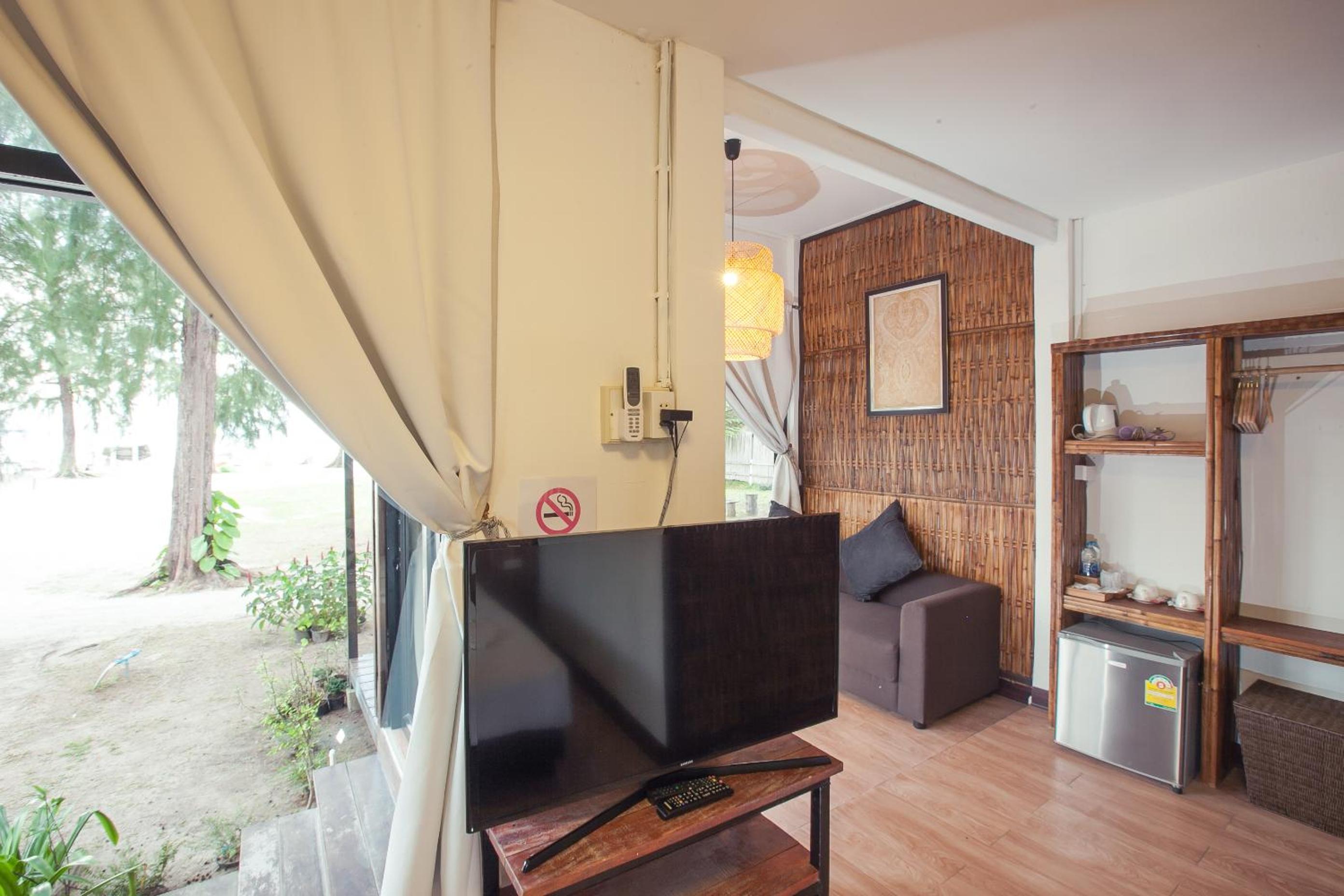 Bungalow with Sea View - Photo 22
