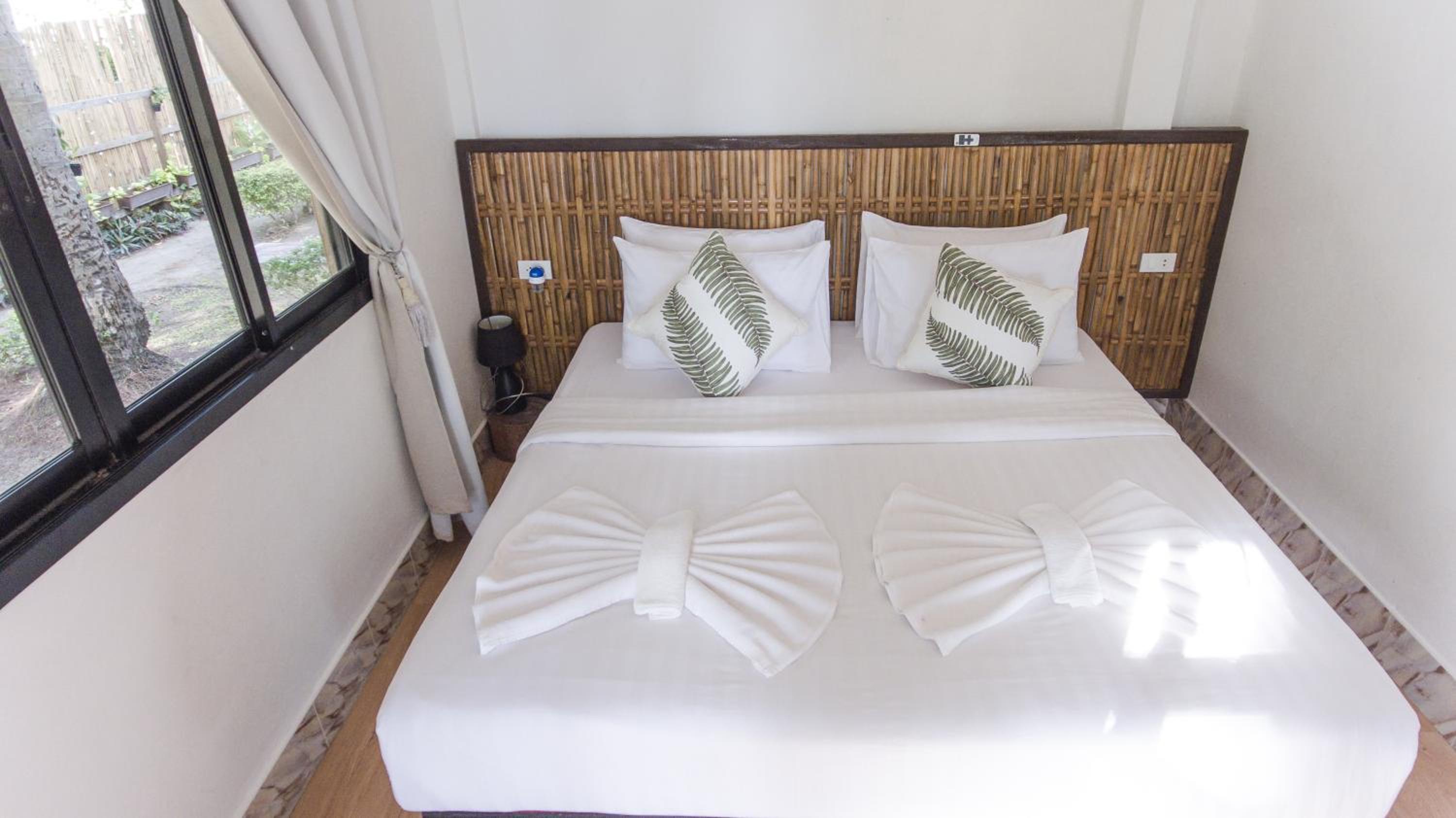 Bungalow with Sea View - Photo 13