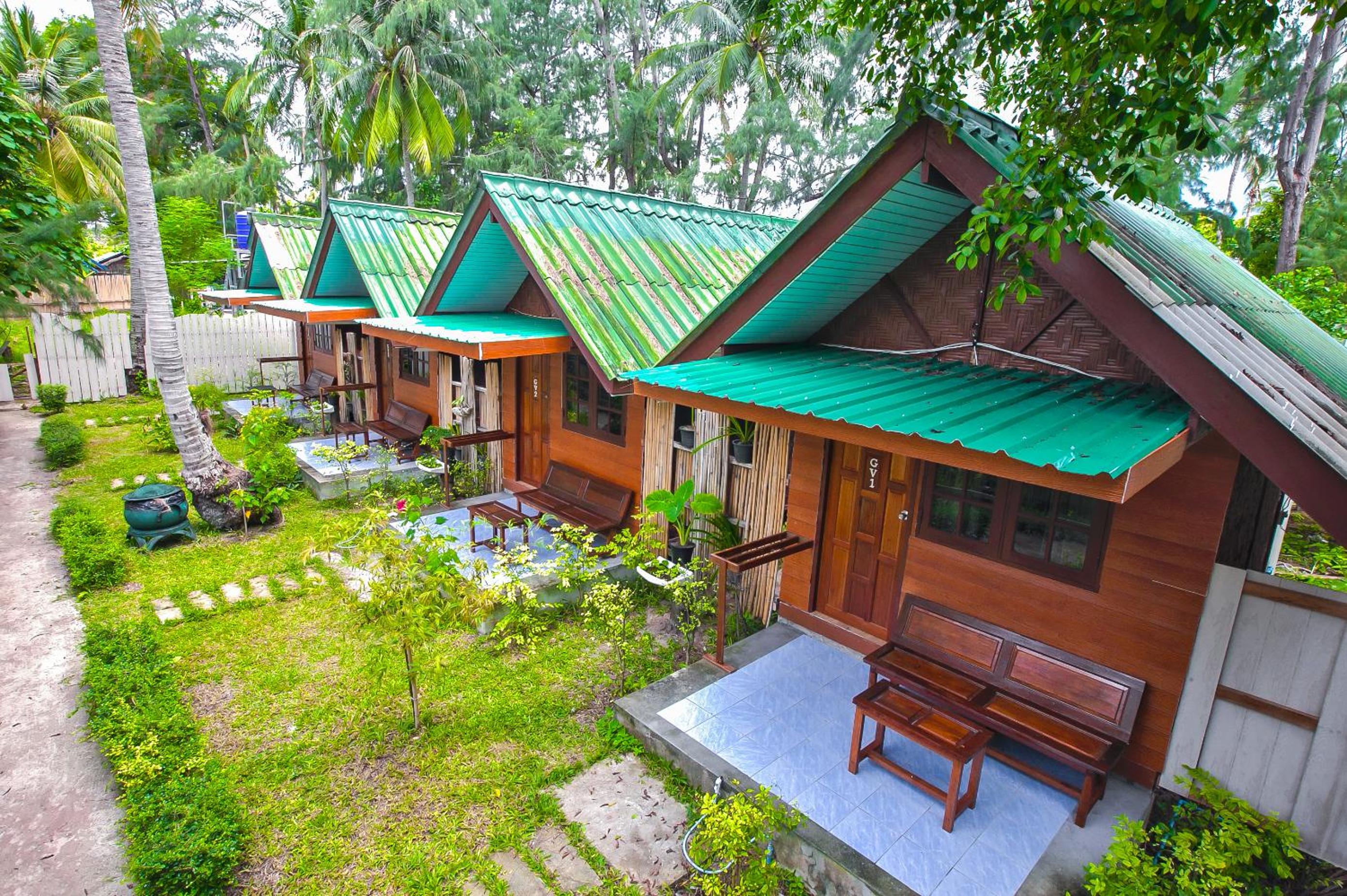 Bungalow with Garden View - Photo 13