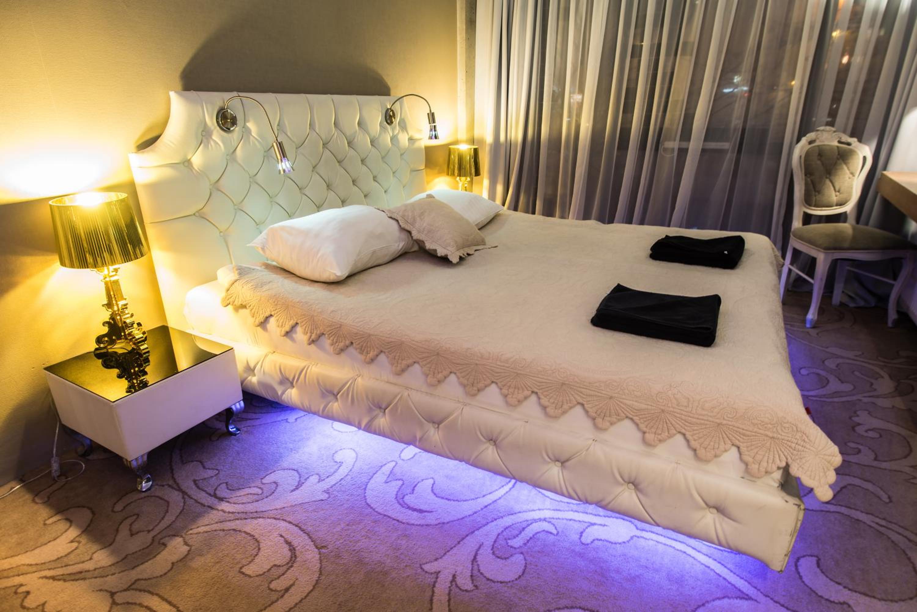 Double Room - Photo 15