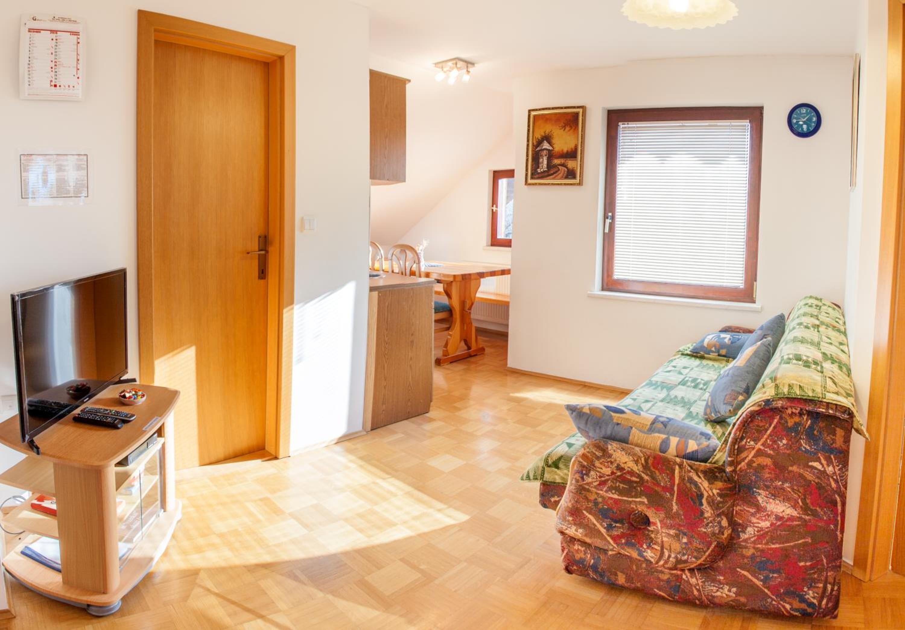 Apartment with Balcony photo 3