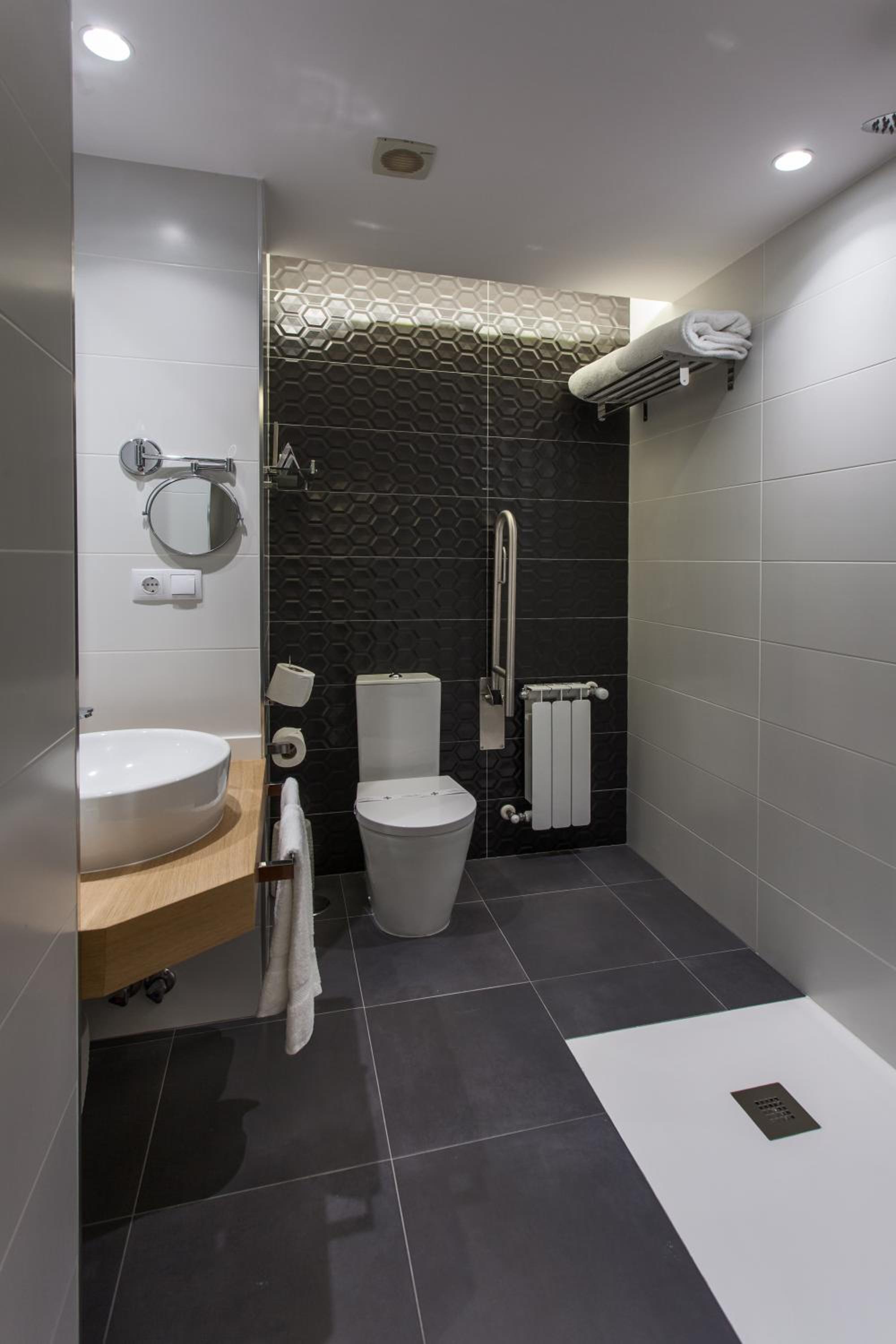 Double Room - Photo 15