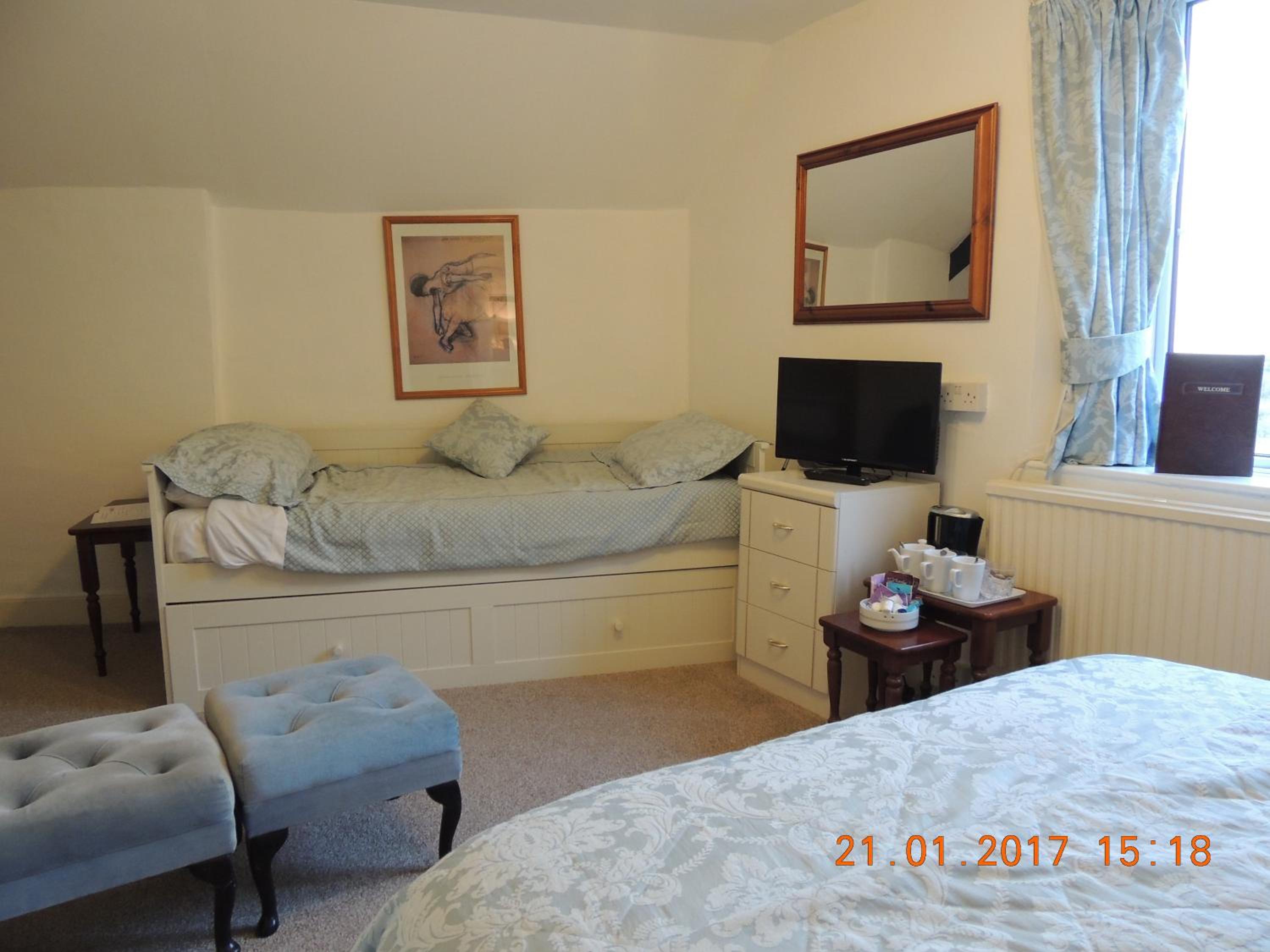 Family Room with Sea View - Photo 4