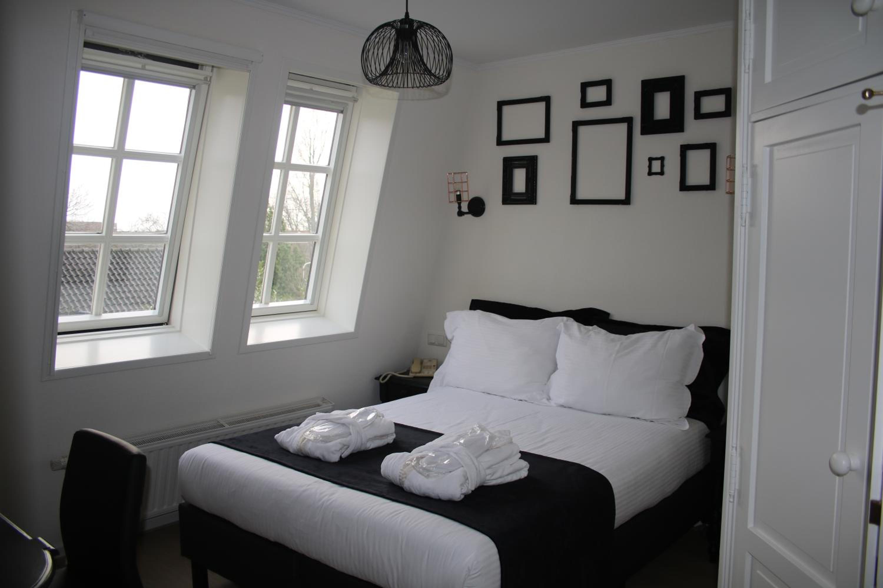 Deluxe Double Room - Photo 1