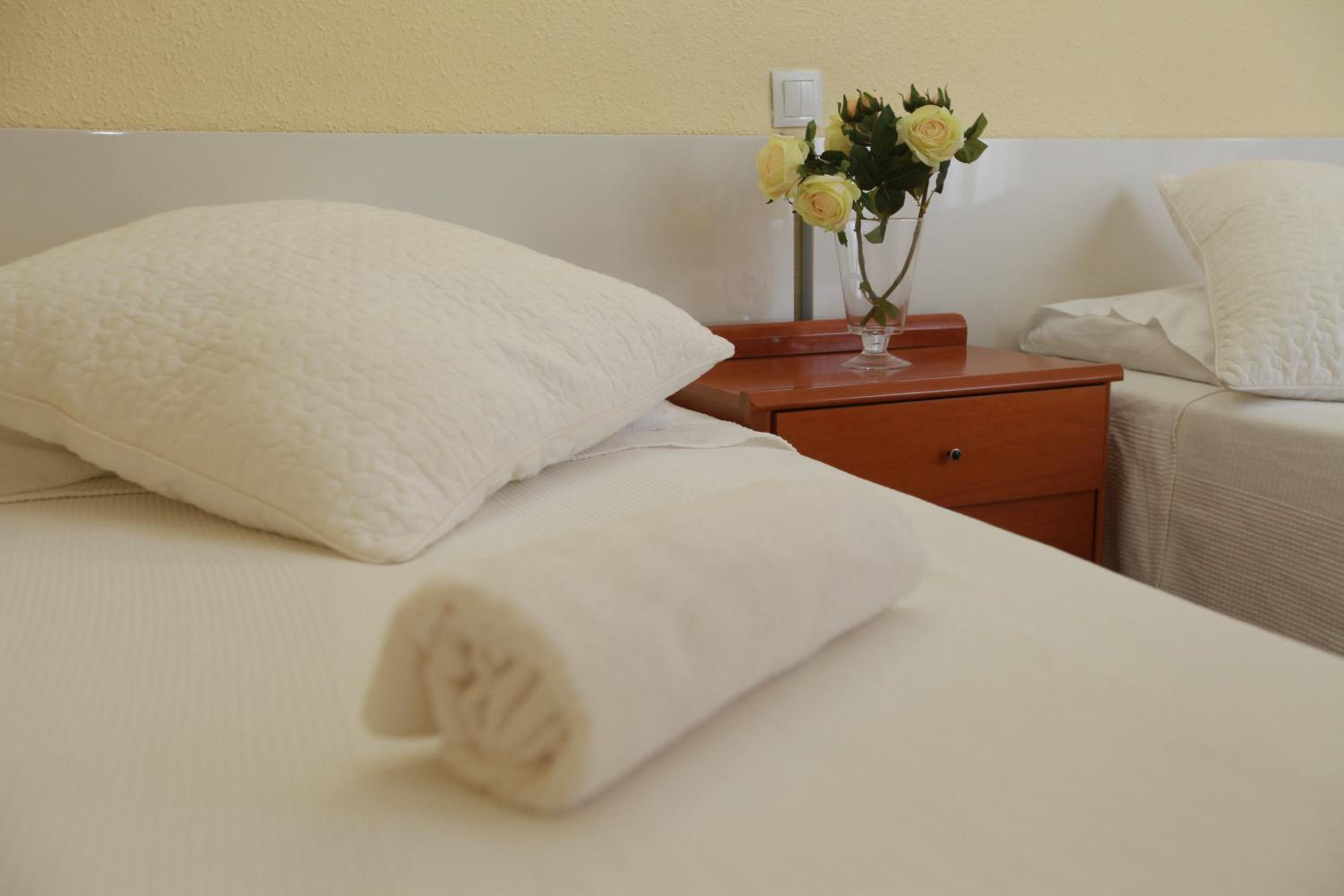Habitación Doble o con Dos Camas con Baño Compartido