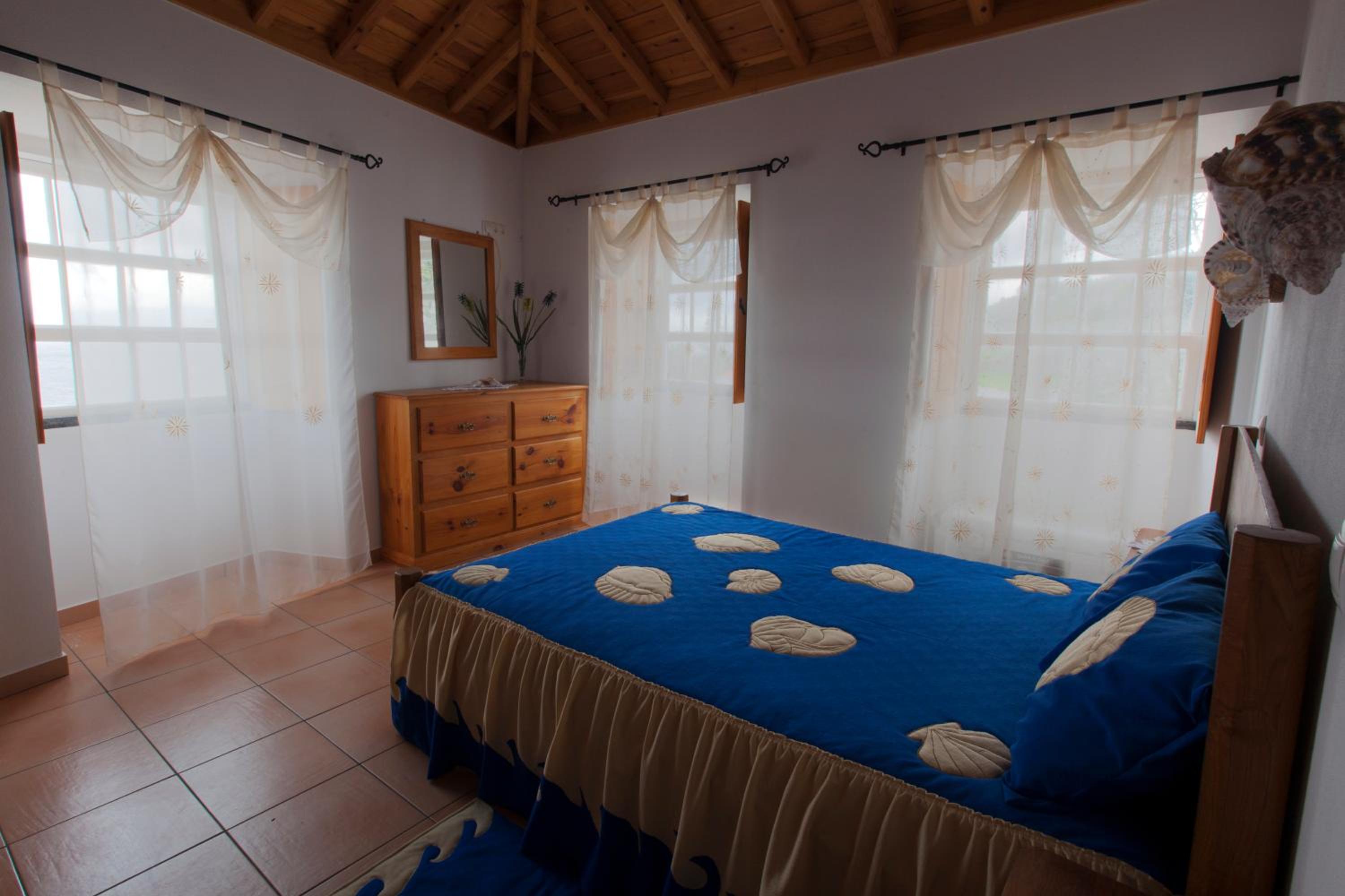 One-Bedroom House photo 1