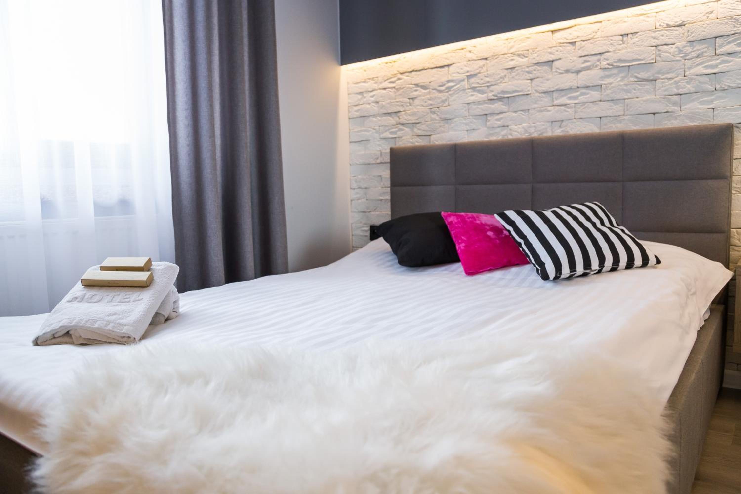 Large Double Room photo 3
