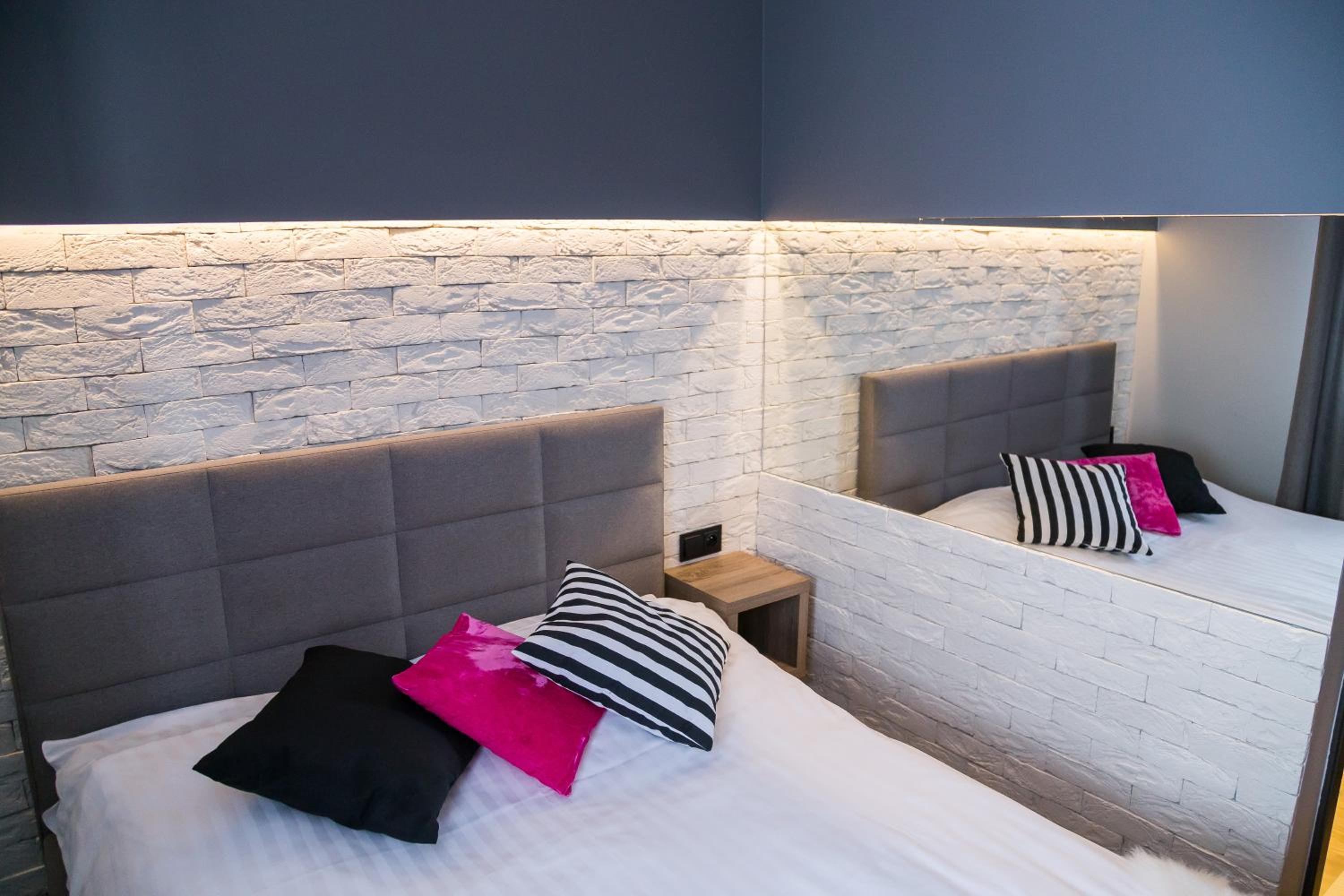 Large Double Room photo 1