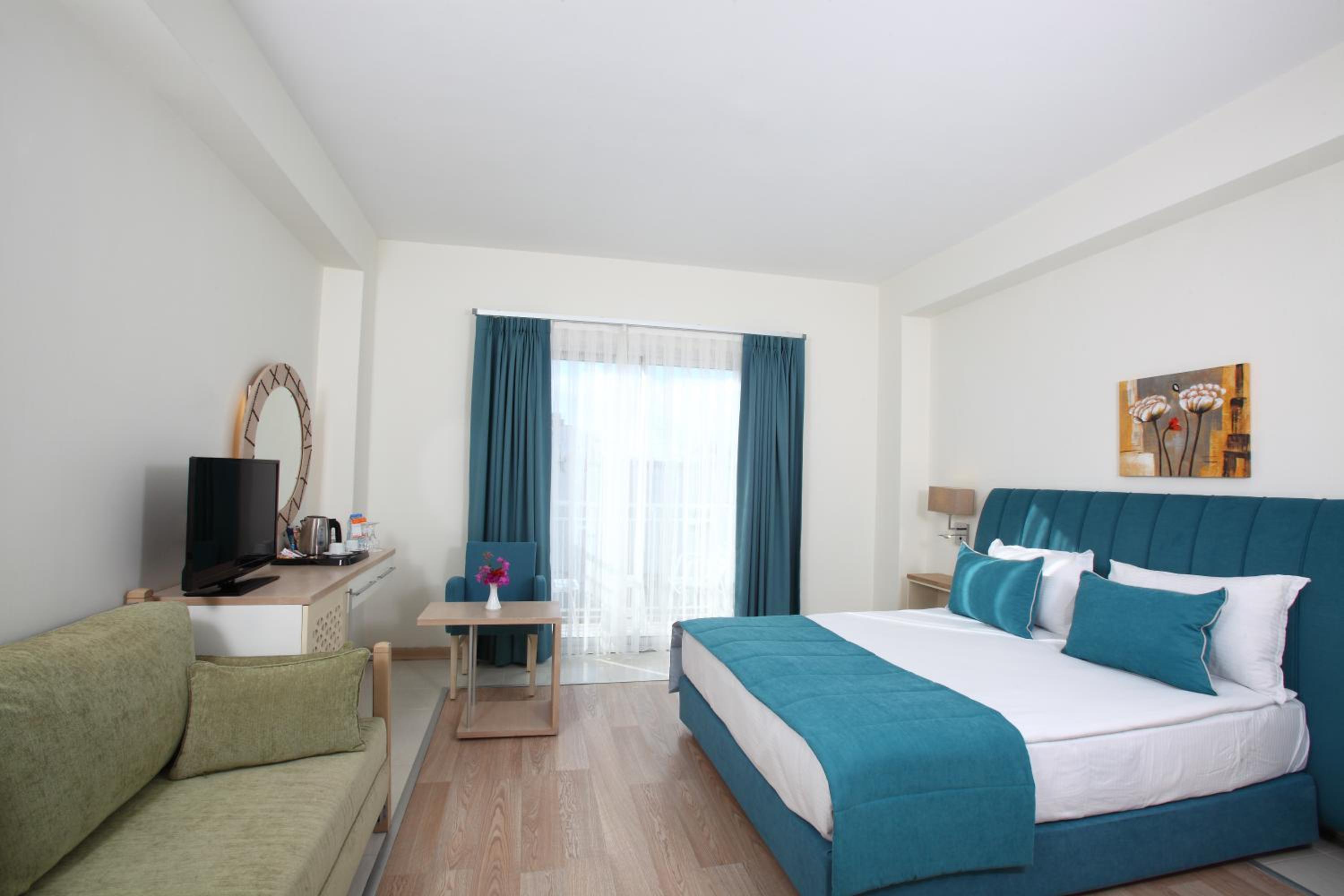 Standard Triple Room - Photo 1