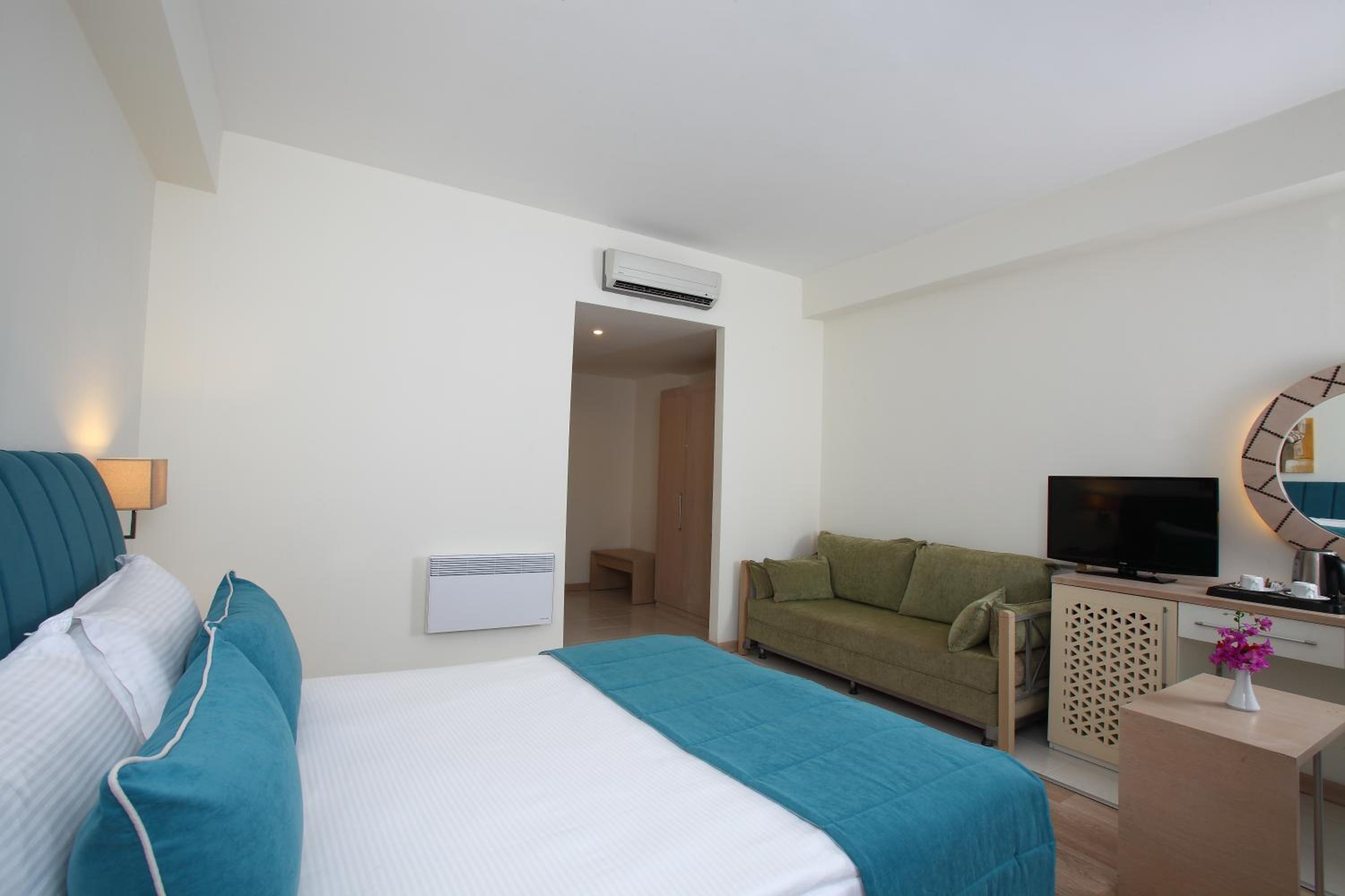 Standard Triple Room - Photo 4