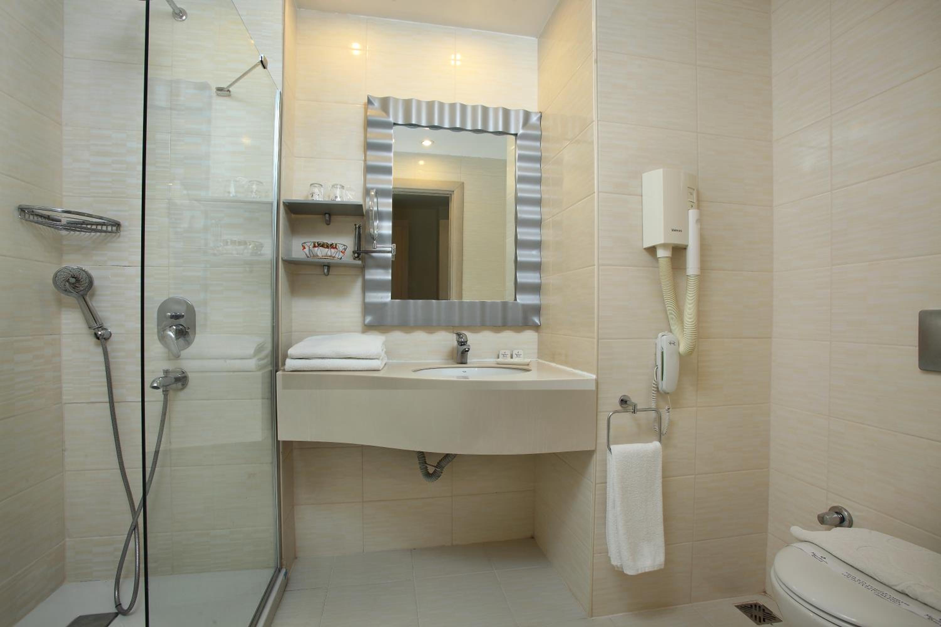 Standard Triple Room - Photo 8