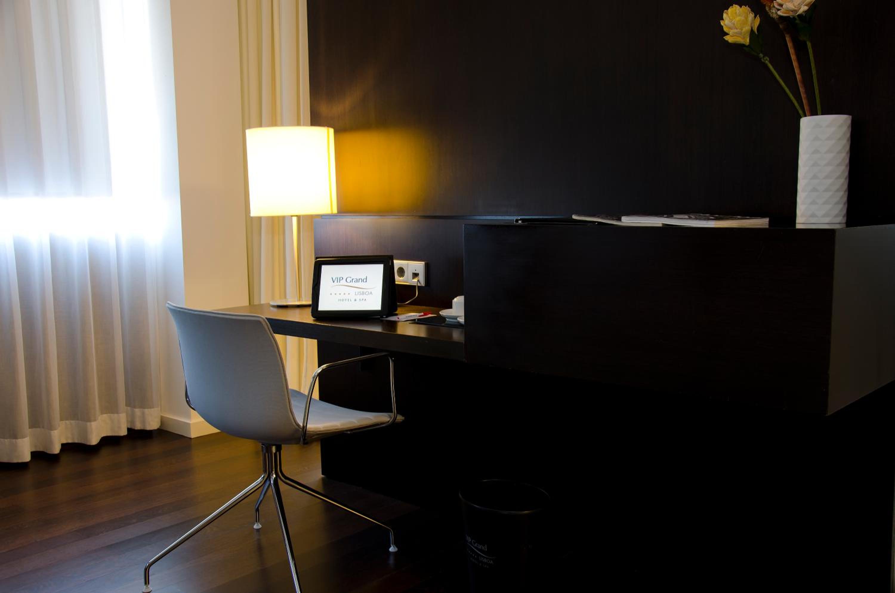 Executive Suite - Photo 4