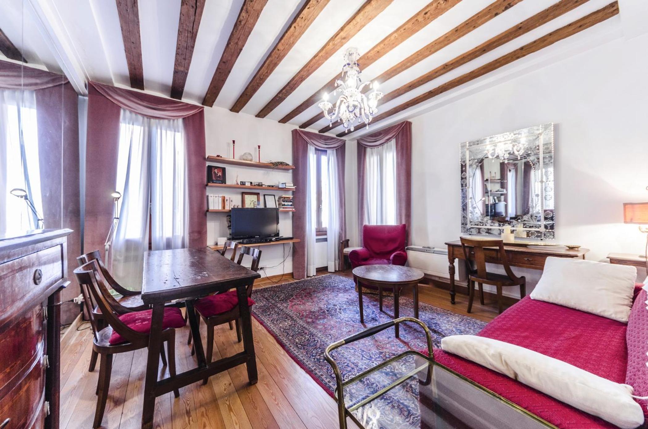 Superior Apartment photo 1