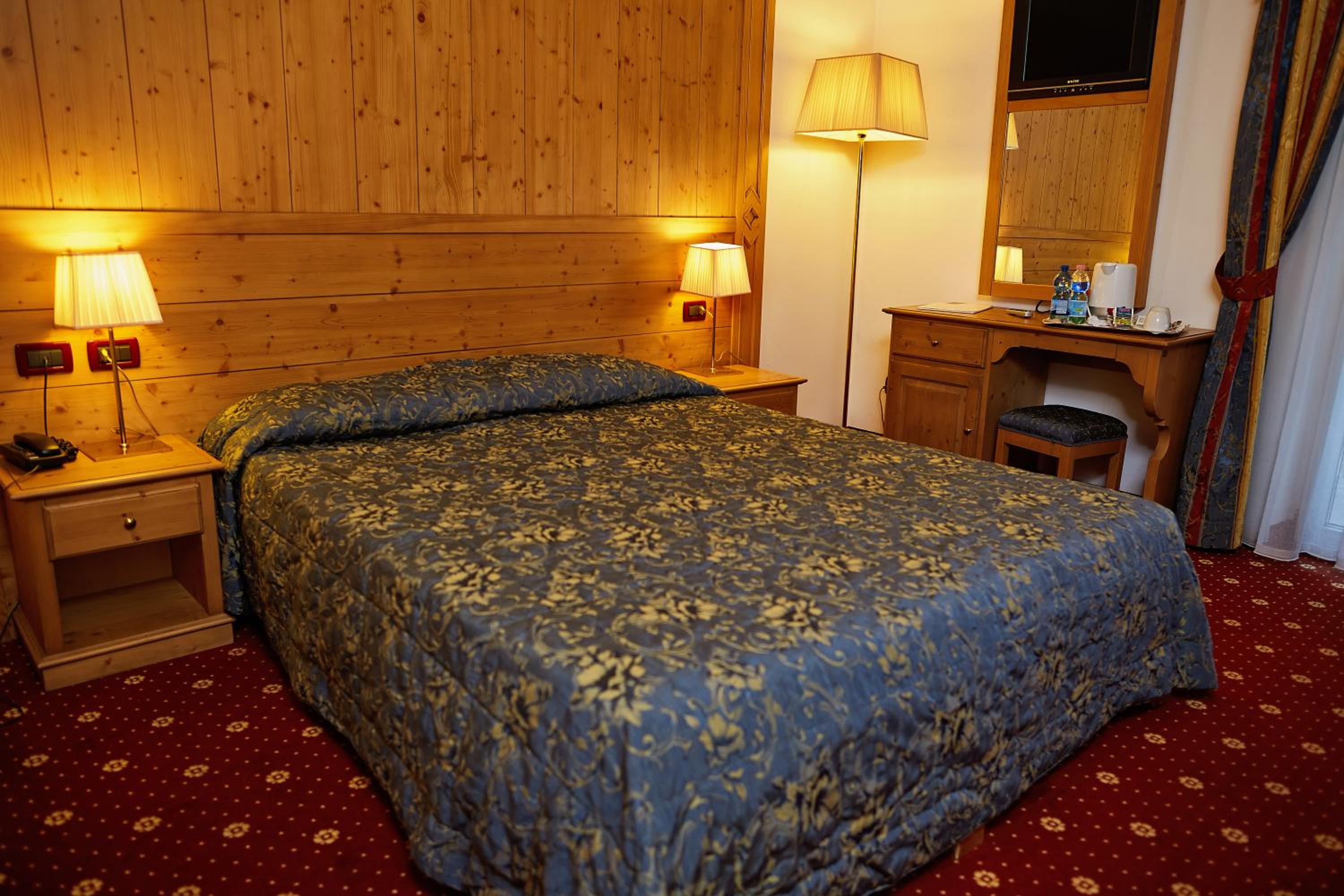 Classic Quadruple Room