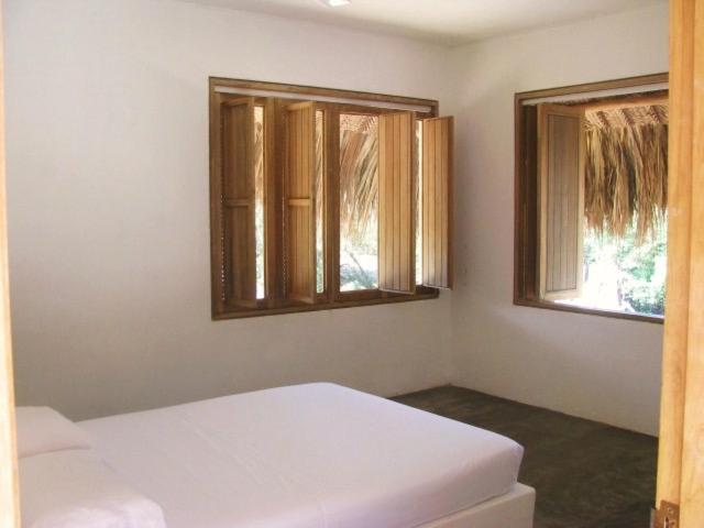 Five-Bedroom House photo 1
