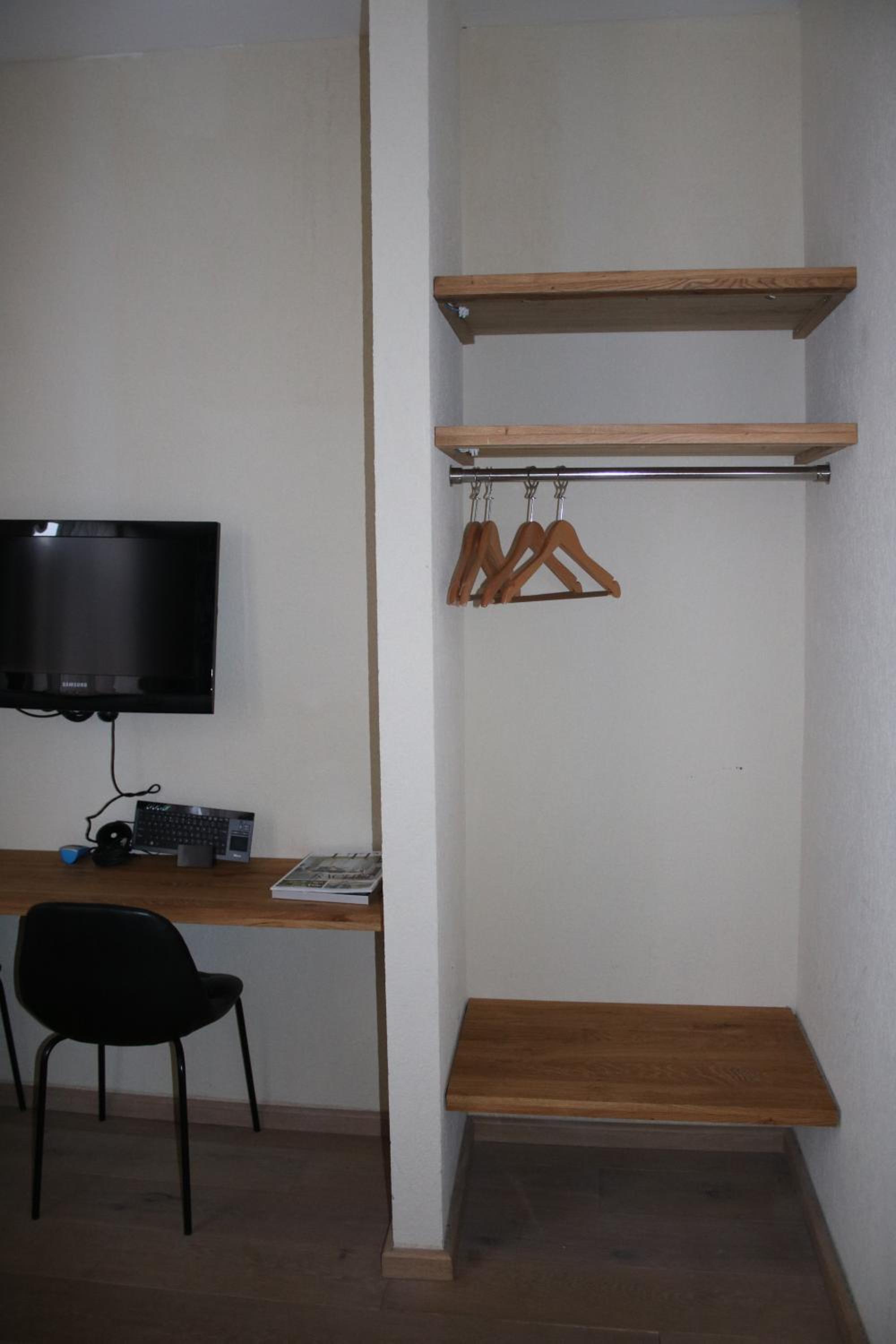 Double Room - Photo 2