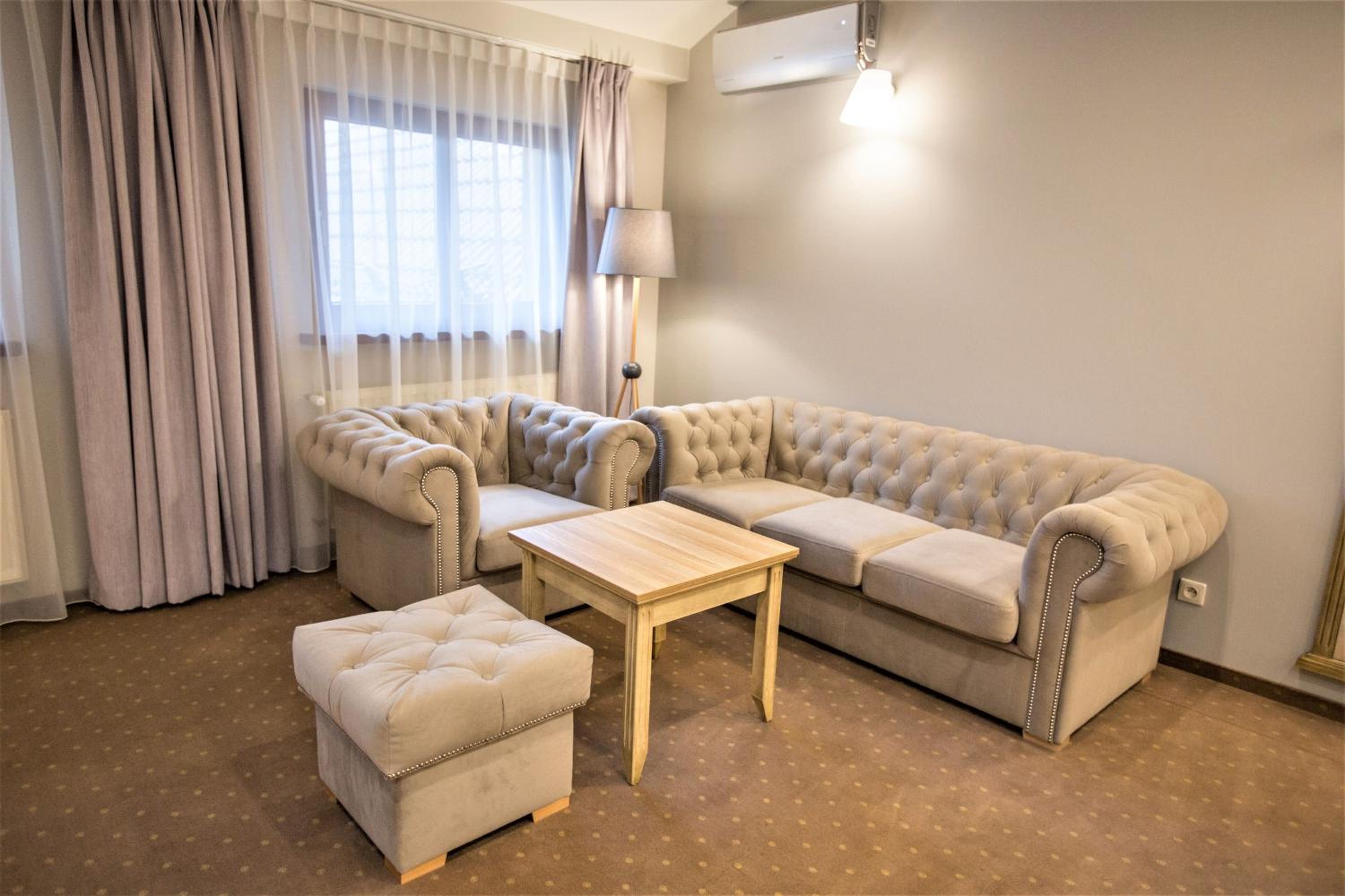 Deluxe Room - Photo 3